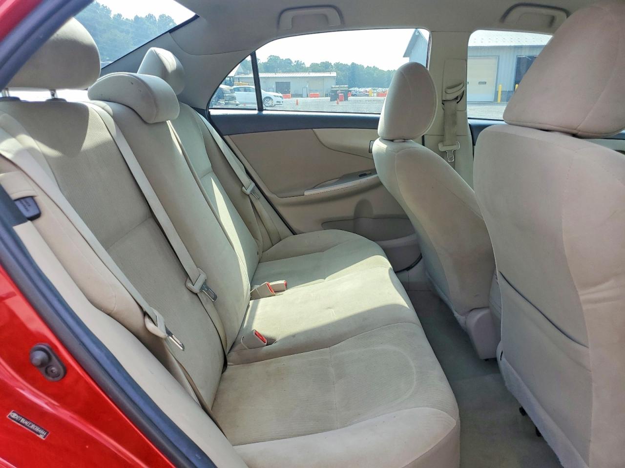 2011 Toyota Corolla Le Red vin: 2T1BU4EE3BC664844