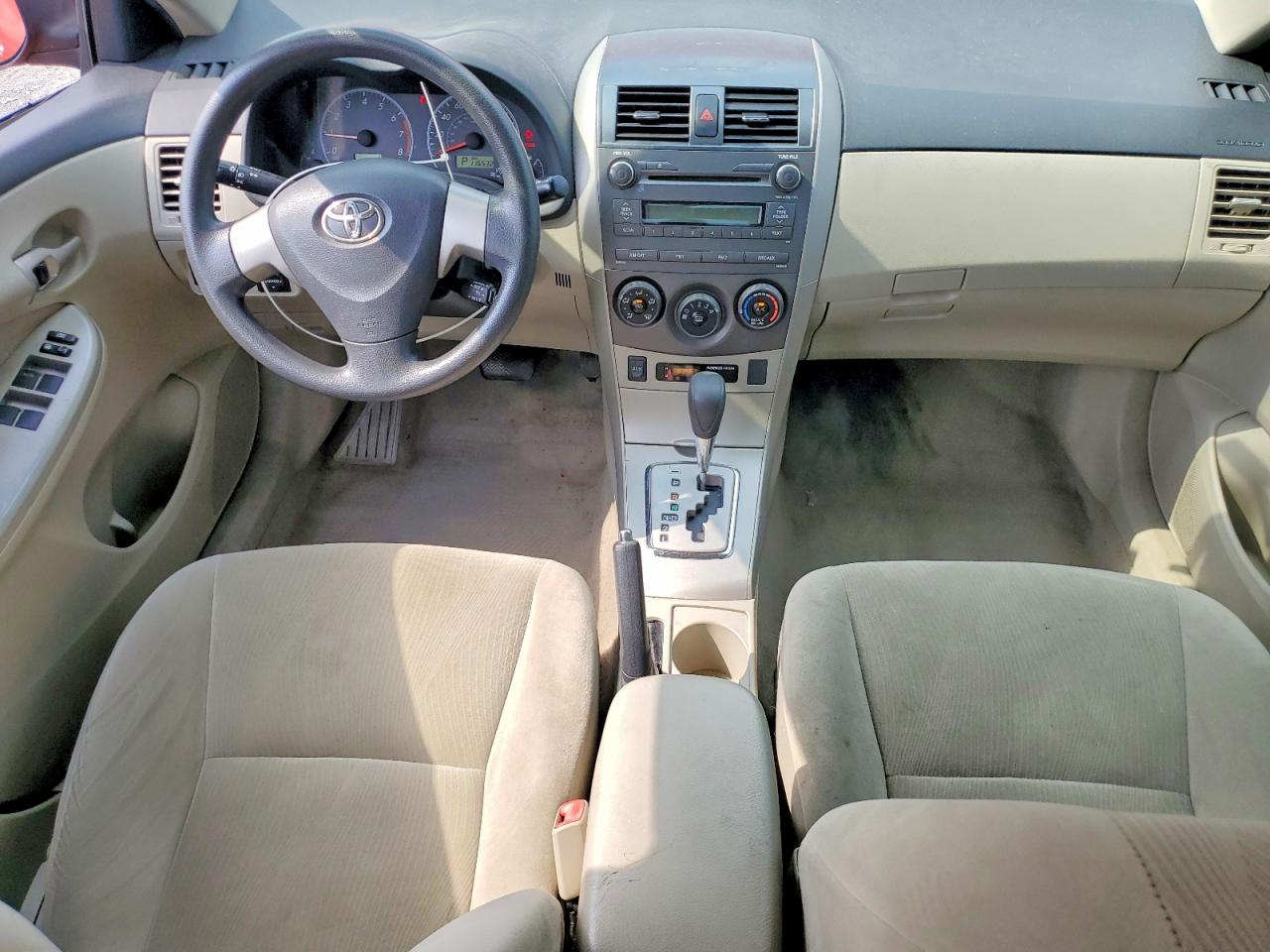 2011 Toyota Corolla Le Red vin: 2T1BU4EE3BC664844