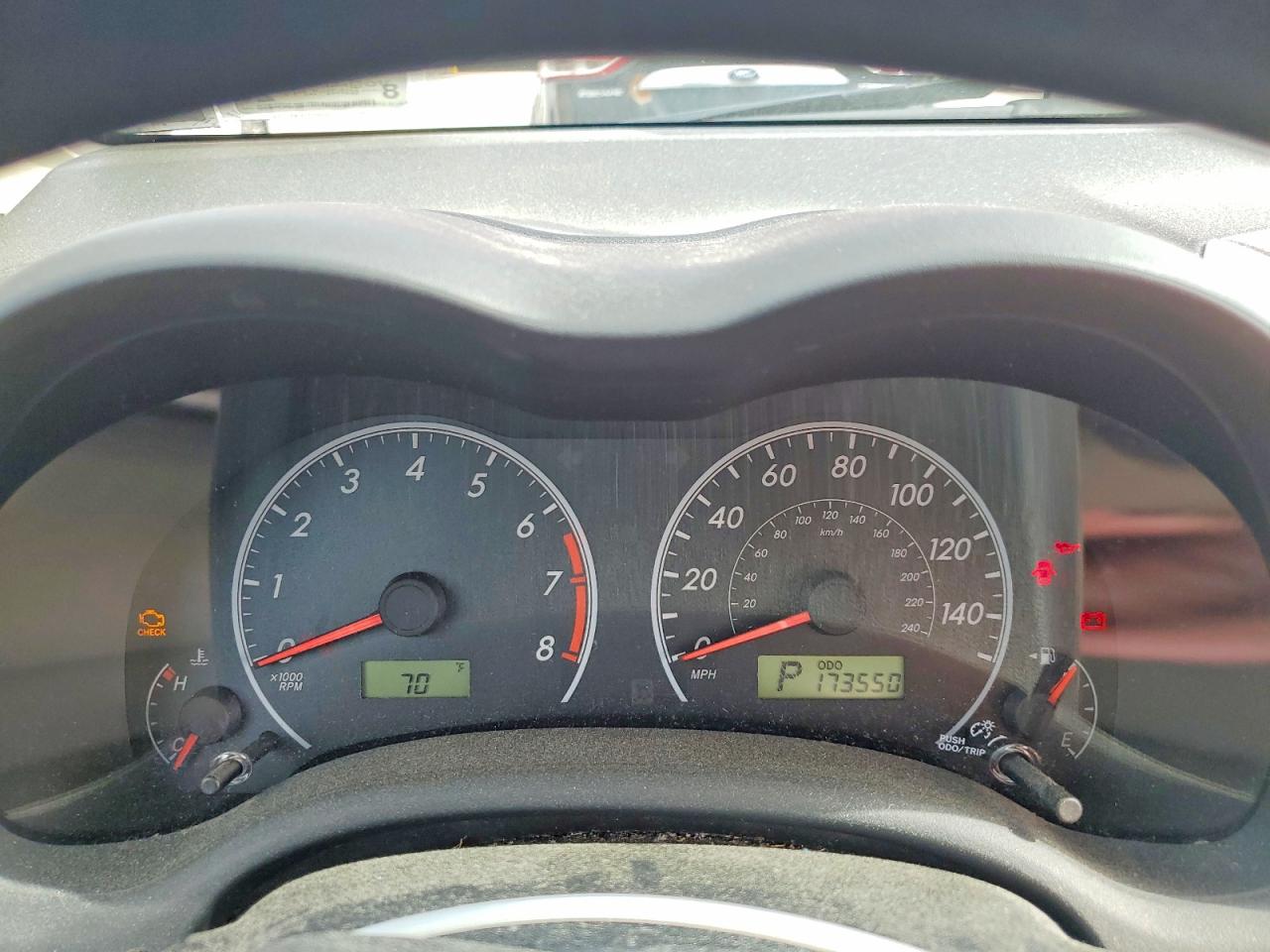 2011 Toyota Corolla Le Red vin: 2T1BU4EE3BC672037