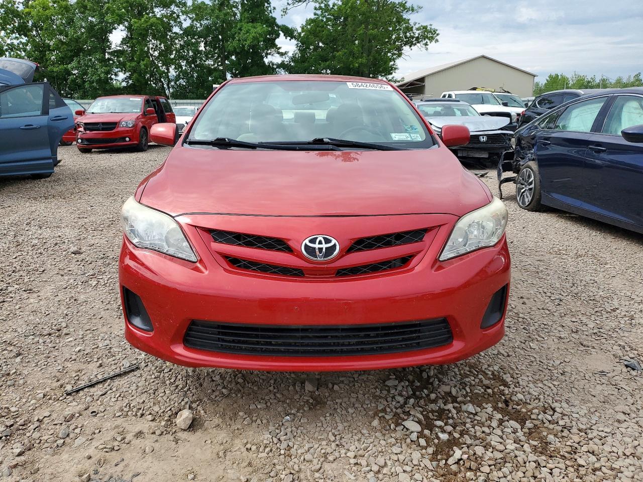 2011 Toyota Corolla Le Red vin: 2T1BU4EE3BC672037