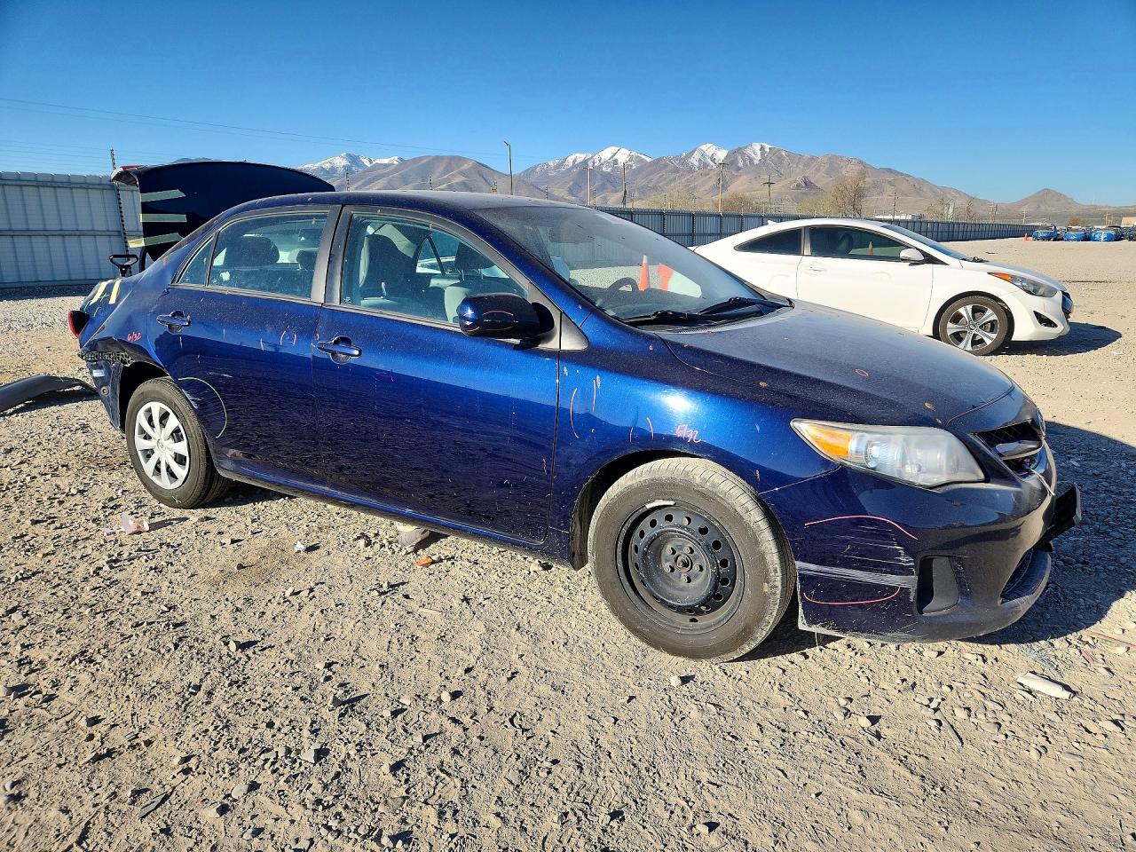 2011 Toyota Corolla Le Blue vin: 2T1BU4EE3BC672717