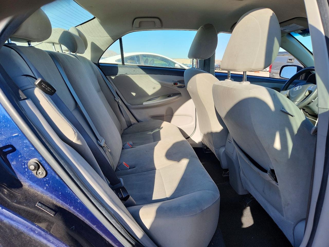 2011 Toyota Corolla Le Blue vin: 2T1BU4EE3BC672717