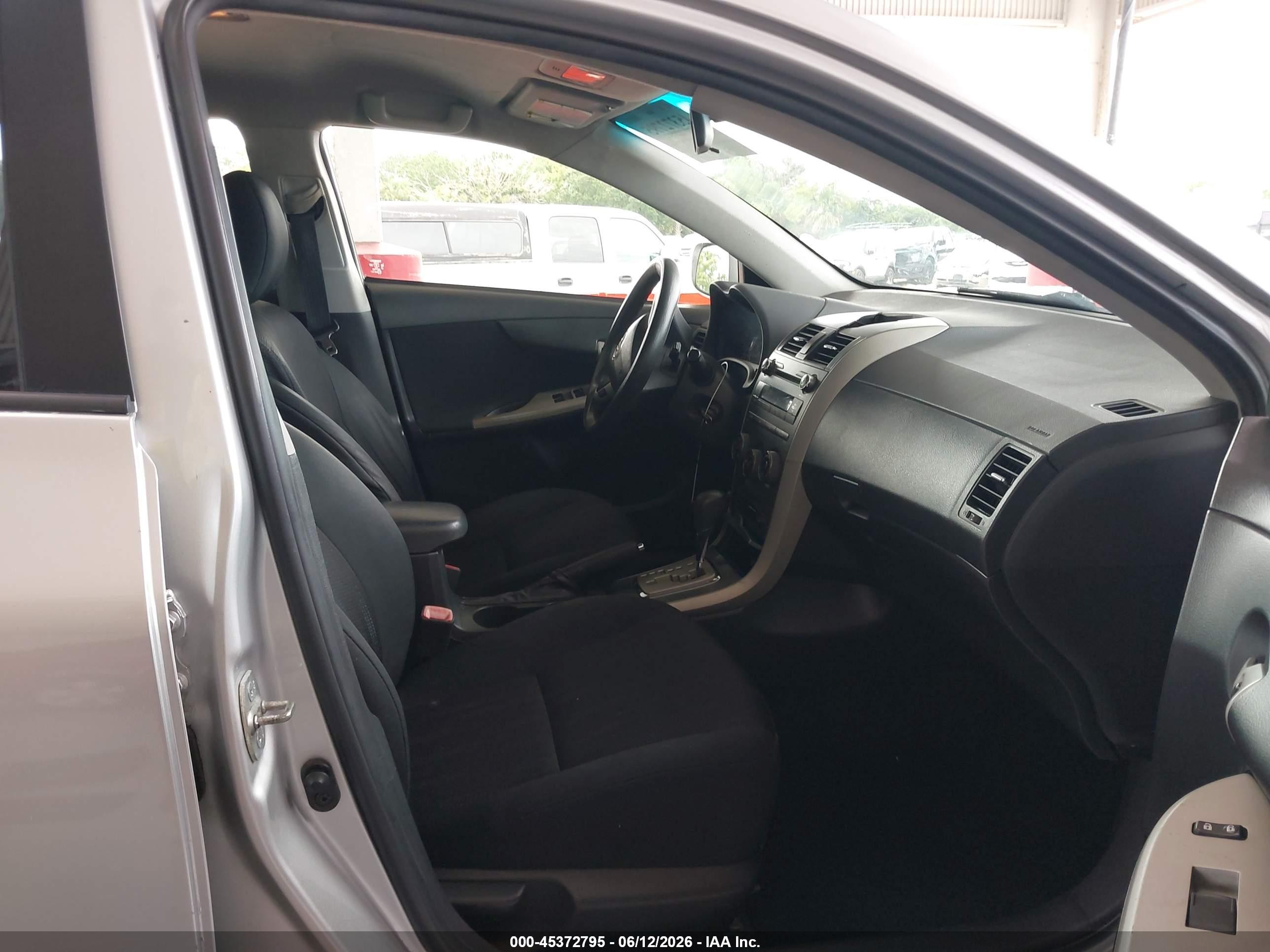 2011 Toyota Corolla S Silver vin: 2T1BU4EE3BC704971