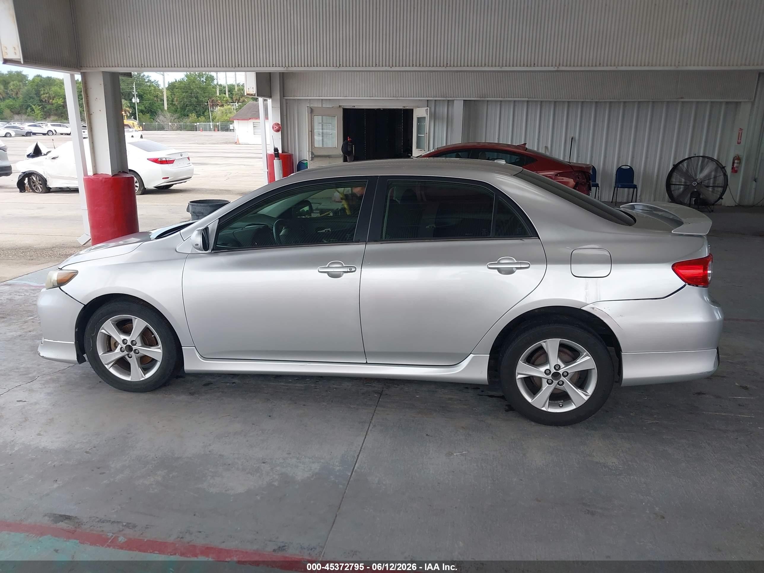 2011 Toyota Corolla S Silver vin: 2T1BU4EE3BC704971