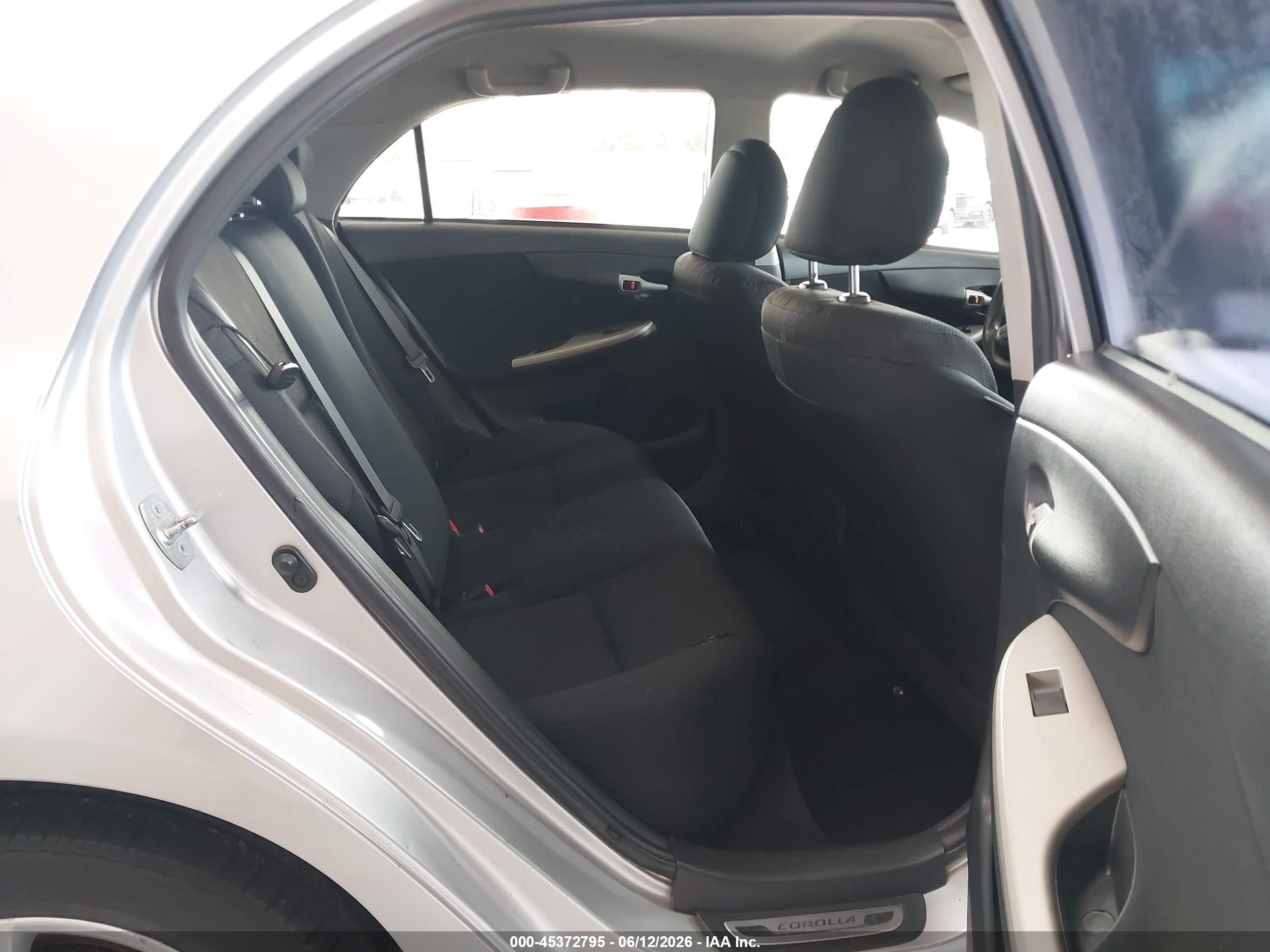2011 Toyota Corolla S Silver vin: 2T1BU4EE3BC704971