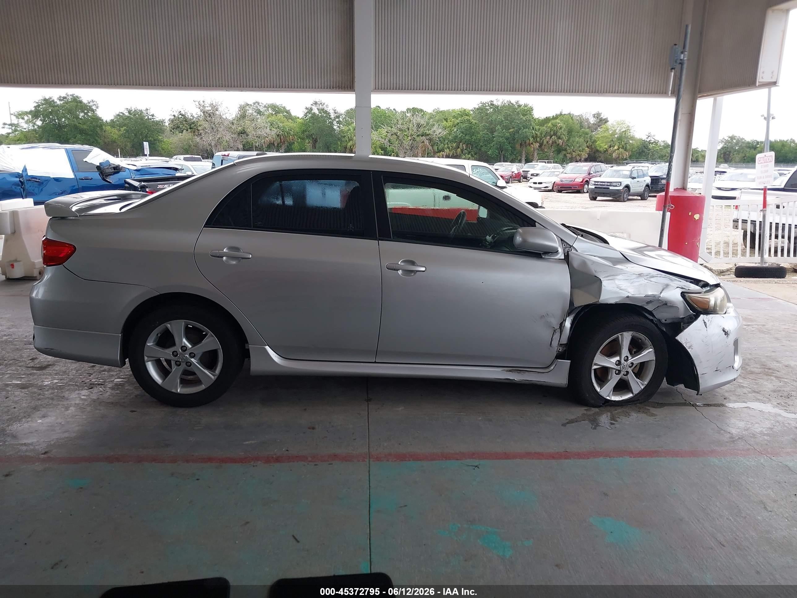 2011 Toyota Corolla S Silver vin: 2T1BU4EE3BC704971