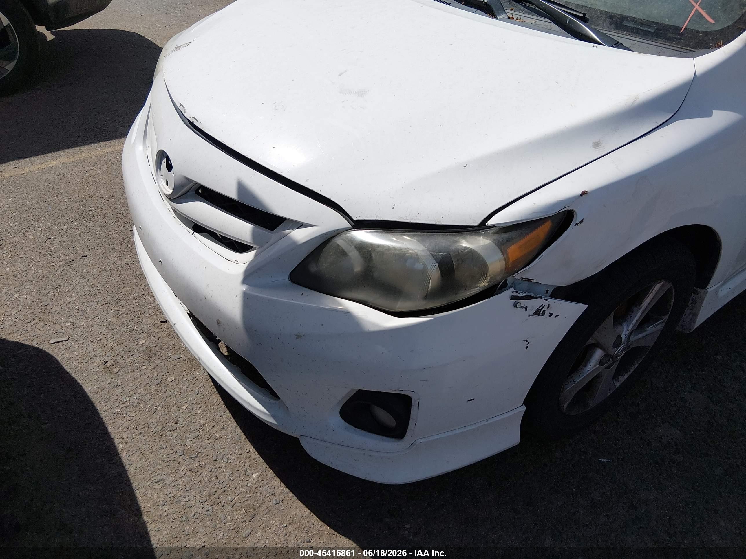 2011 Toyota Corolla S White vin: 2T1BU4EE3BC707157