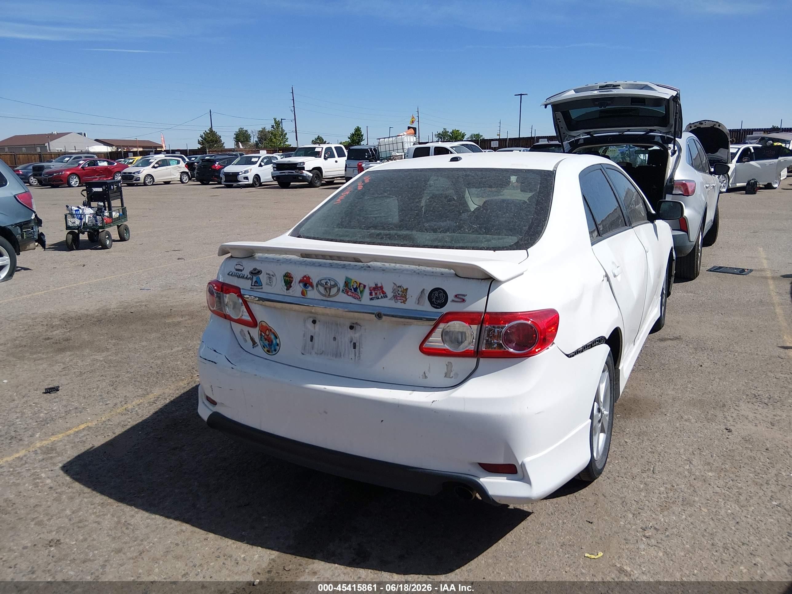 2011 Toyota Corolla S White vin: 2T1BU4EE3BC707157