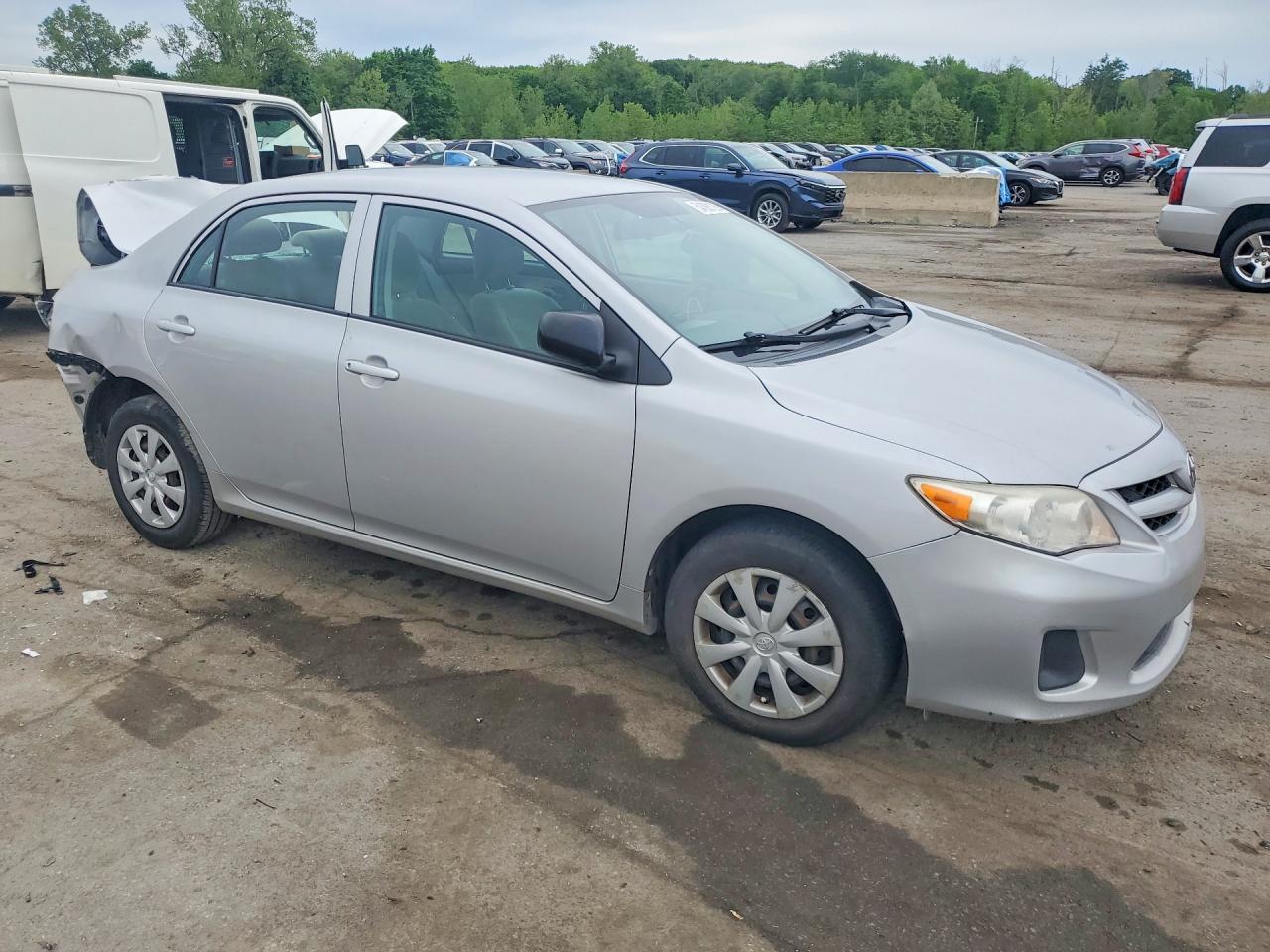 2011 Toyota Corolla Base Silver vin: 2T1BU4EE3BC708020