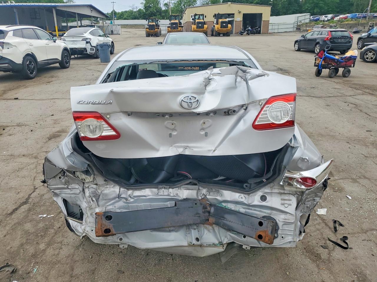 2011 Toyota Corolla Base Silver vin: 2T1BU4EE3BC708020
