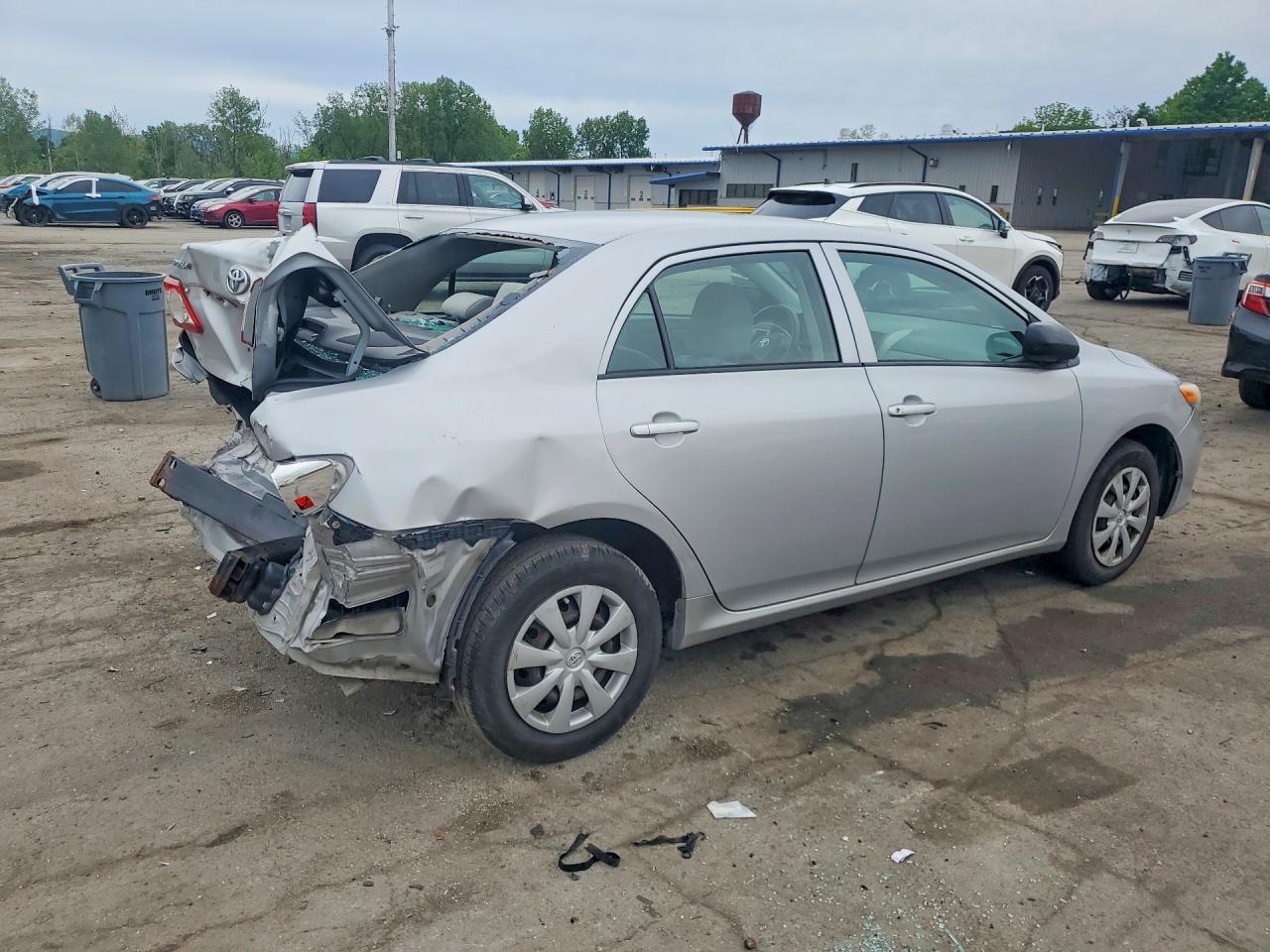 2011 Toyota Corolla Base Silver vin: 2T1BU4EE3BC708020