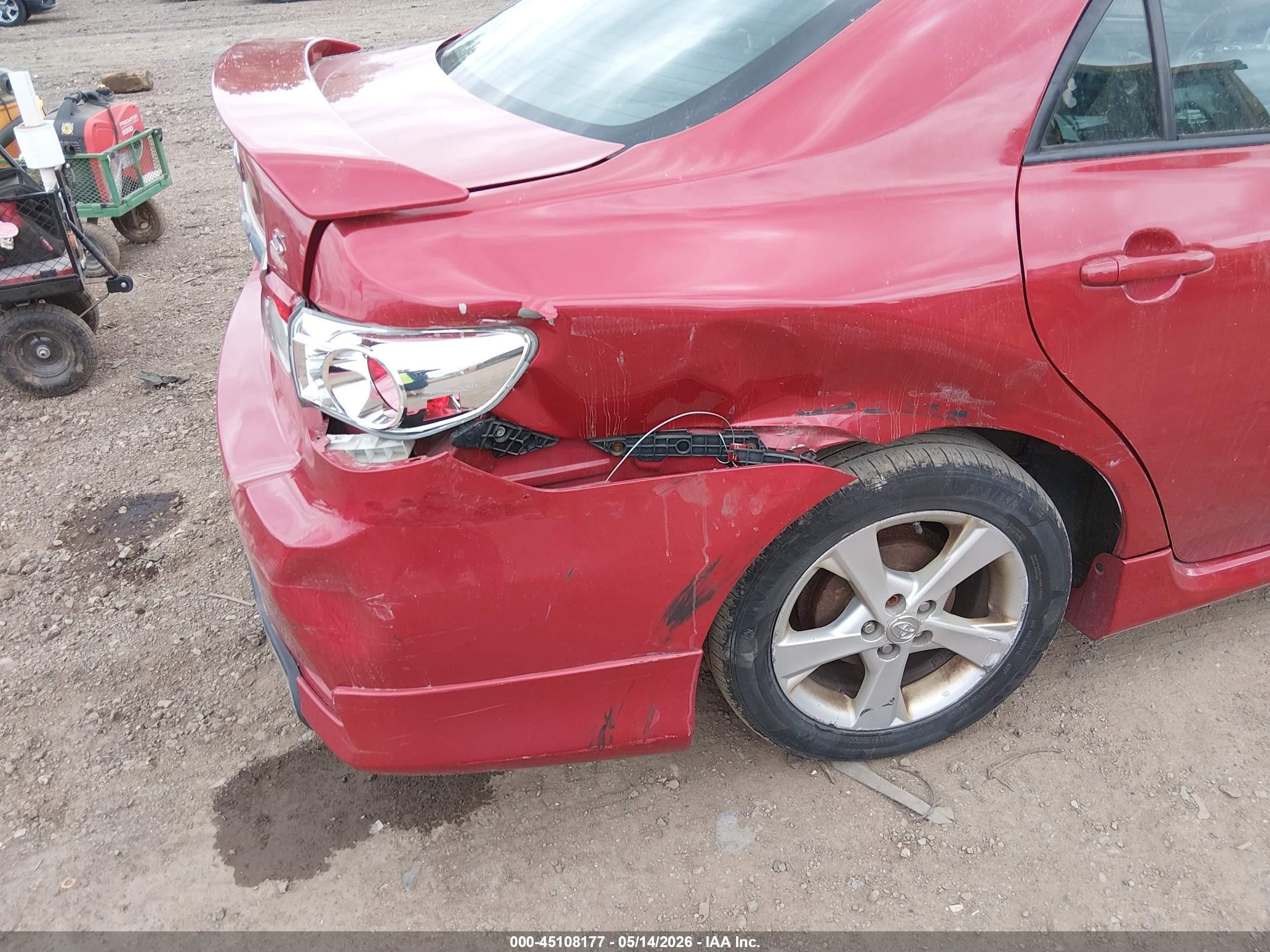 2011 Toyota Corolla S Red vin: 2T1BU4EE3BC730812