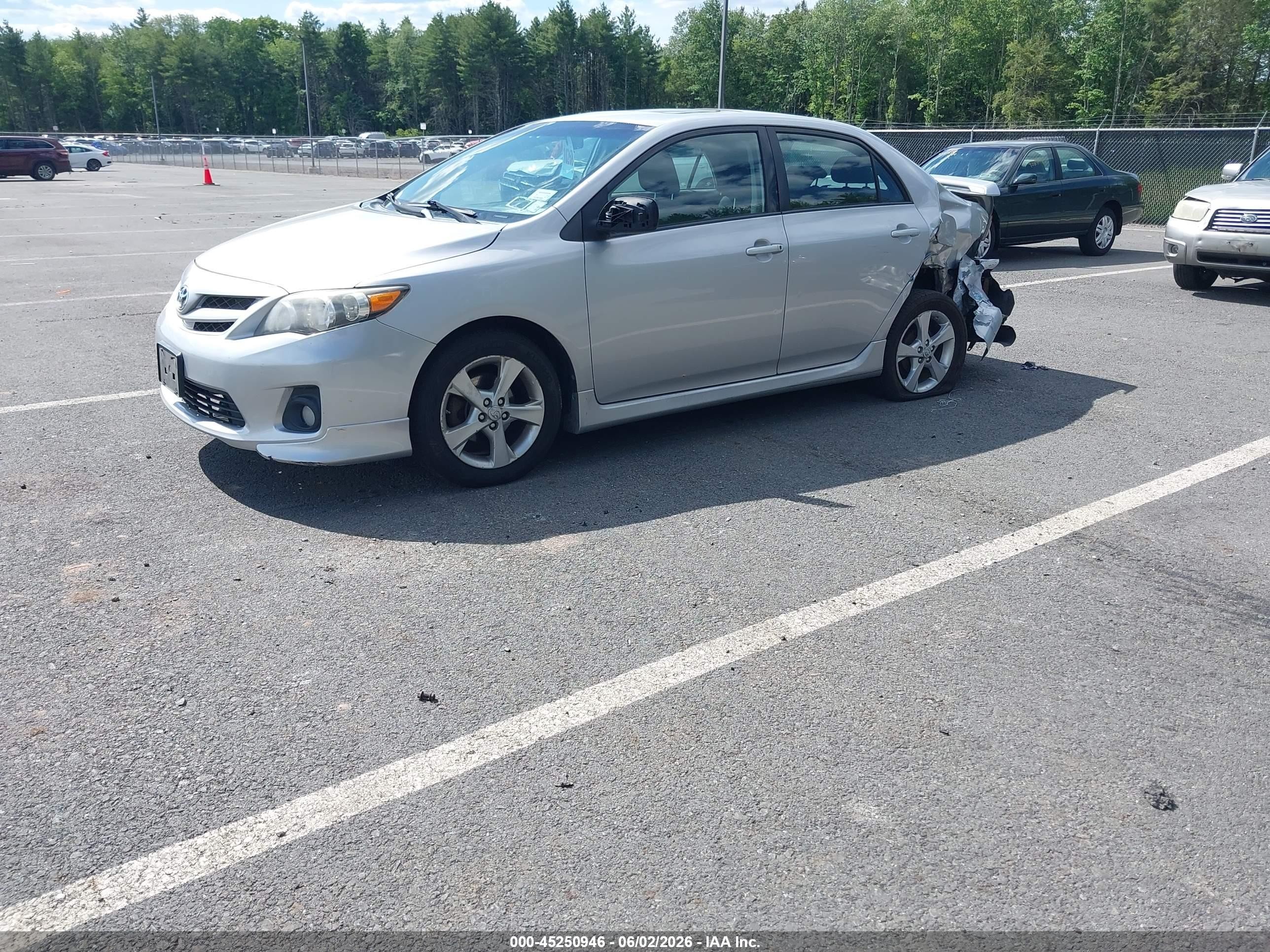 2011 Toyota Corolla S Silver vin: 2T1BU4EE3BC735914