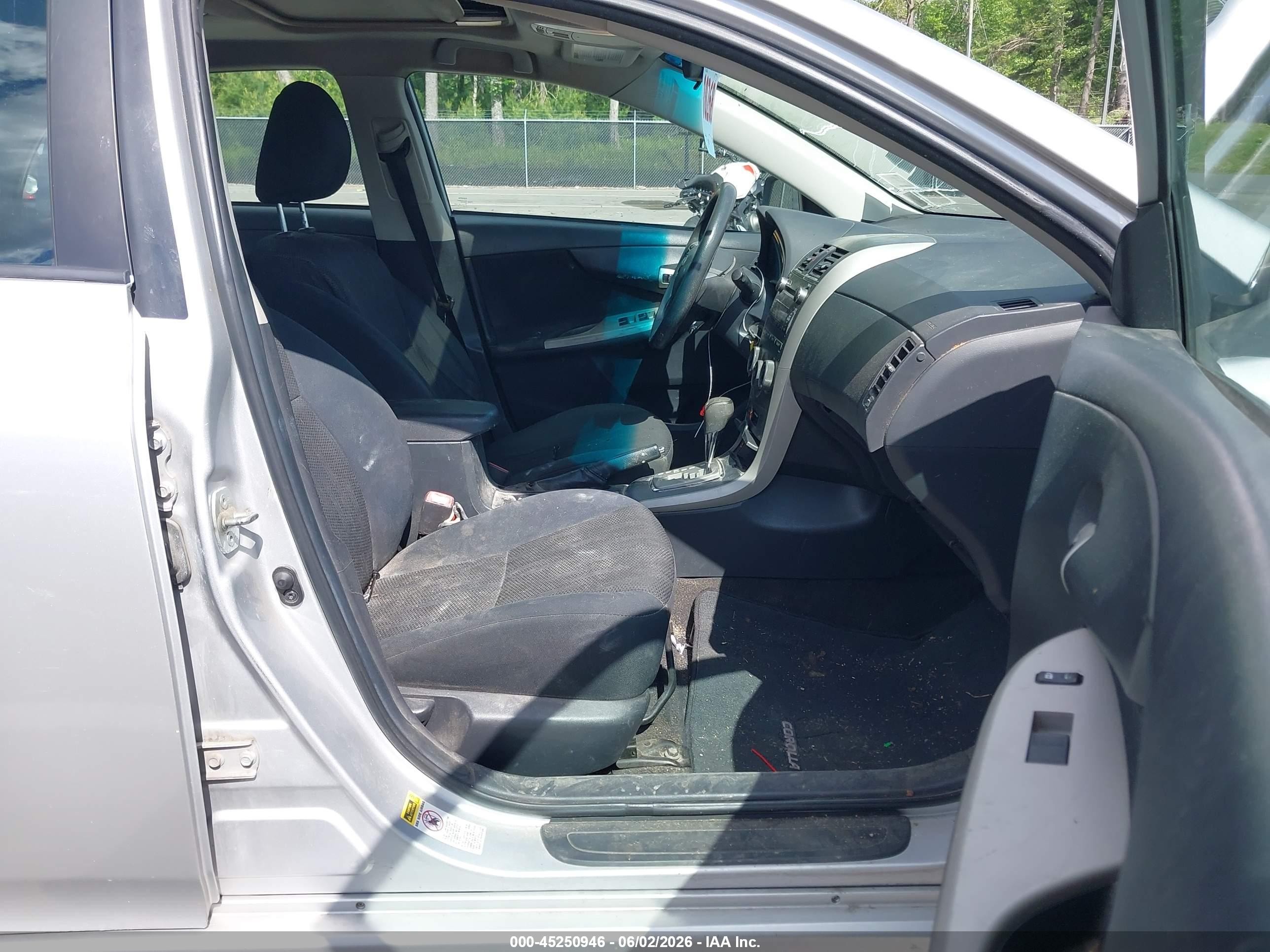 2011 Toyota Corolla S Silver vin: 2T1BU4EE3BC735914