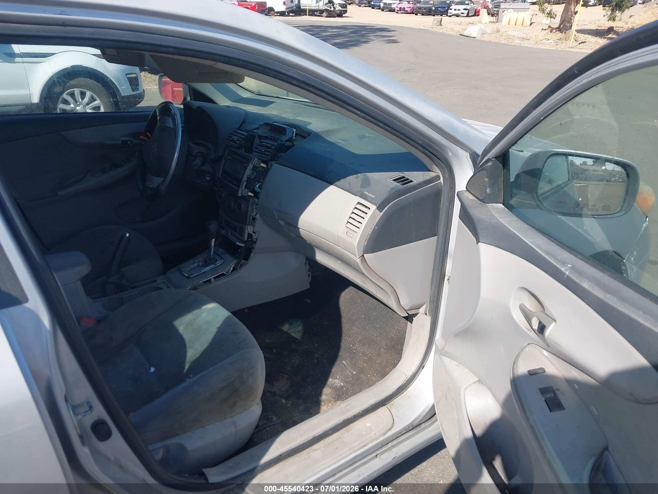 2012 Toyota Corolla Le Silver vin: 2T1BU4EE3CC767635
