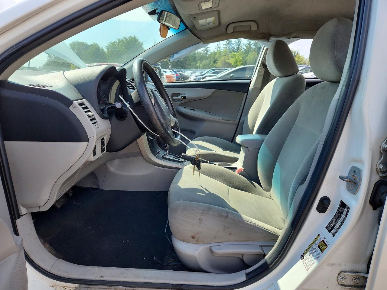 2012 Toyota Corolla Base White vin: 2T1BU4EE3CC783852