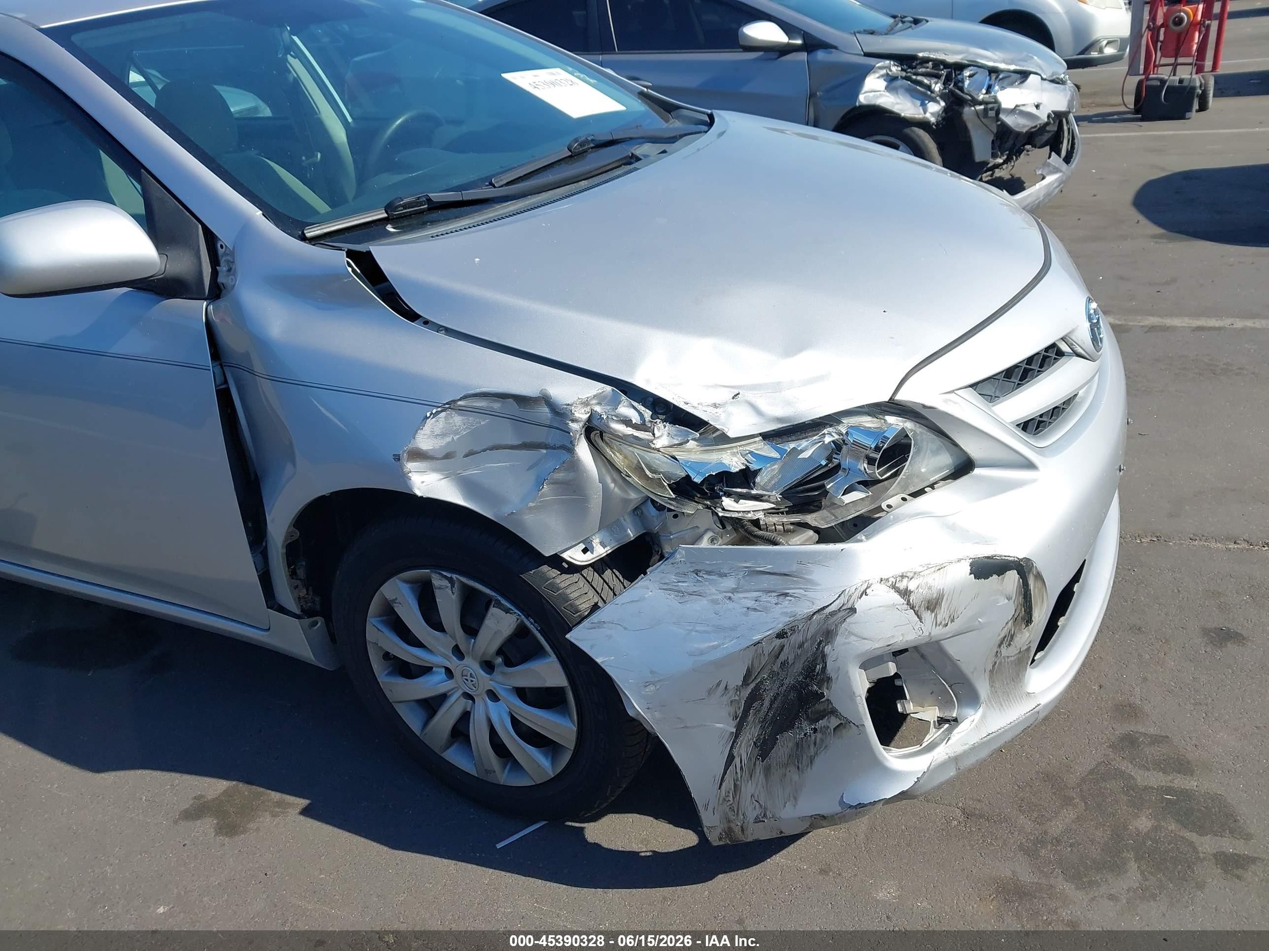2012 Toyota Corolla Le Silver vin: 2T1BU4EE3CC802898