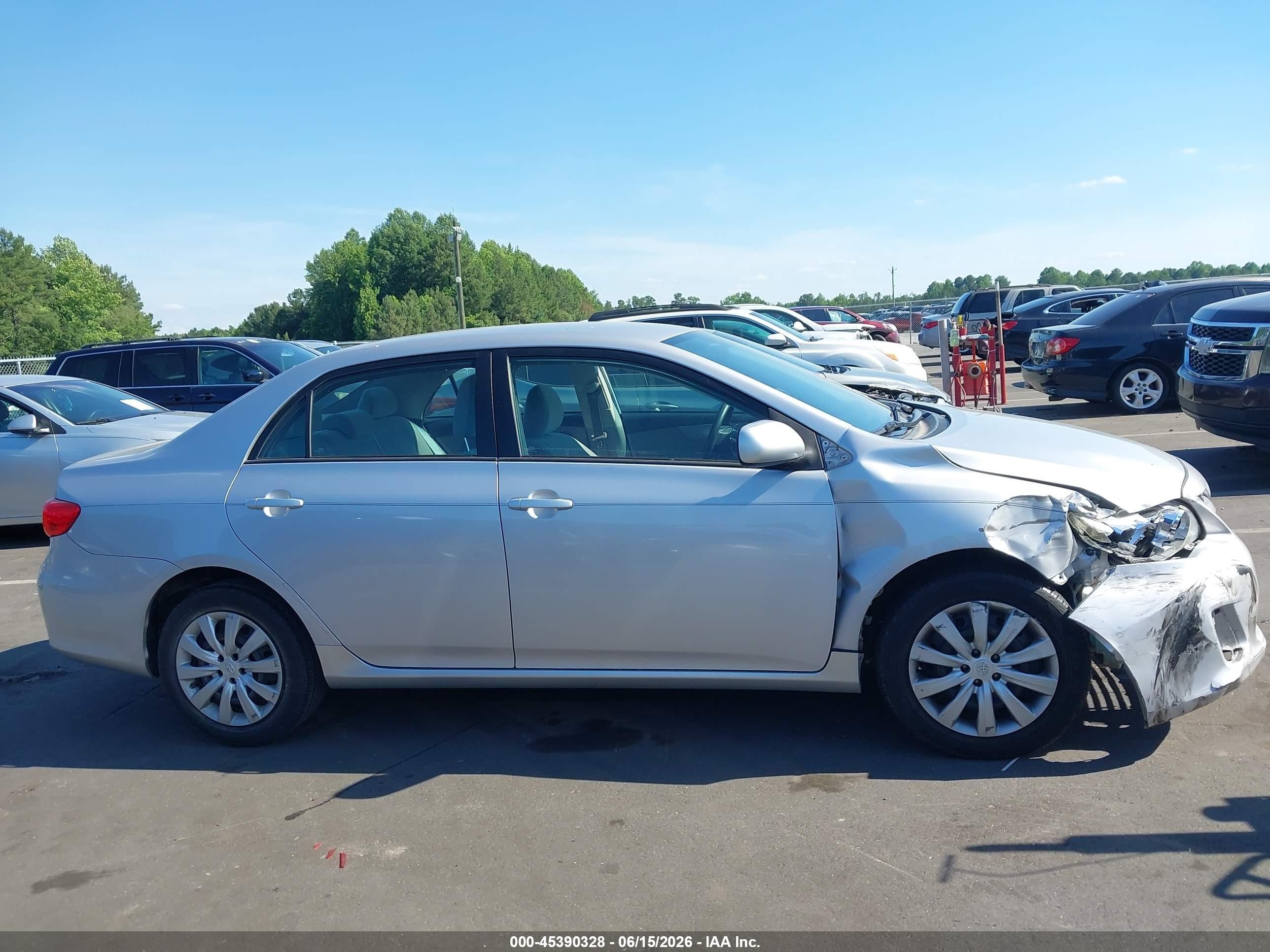 2012 Toyota Corolla Le Silver vin: 2T1BU4EE3CC802898