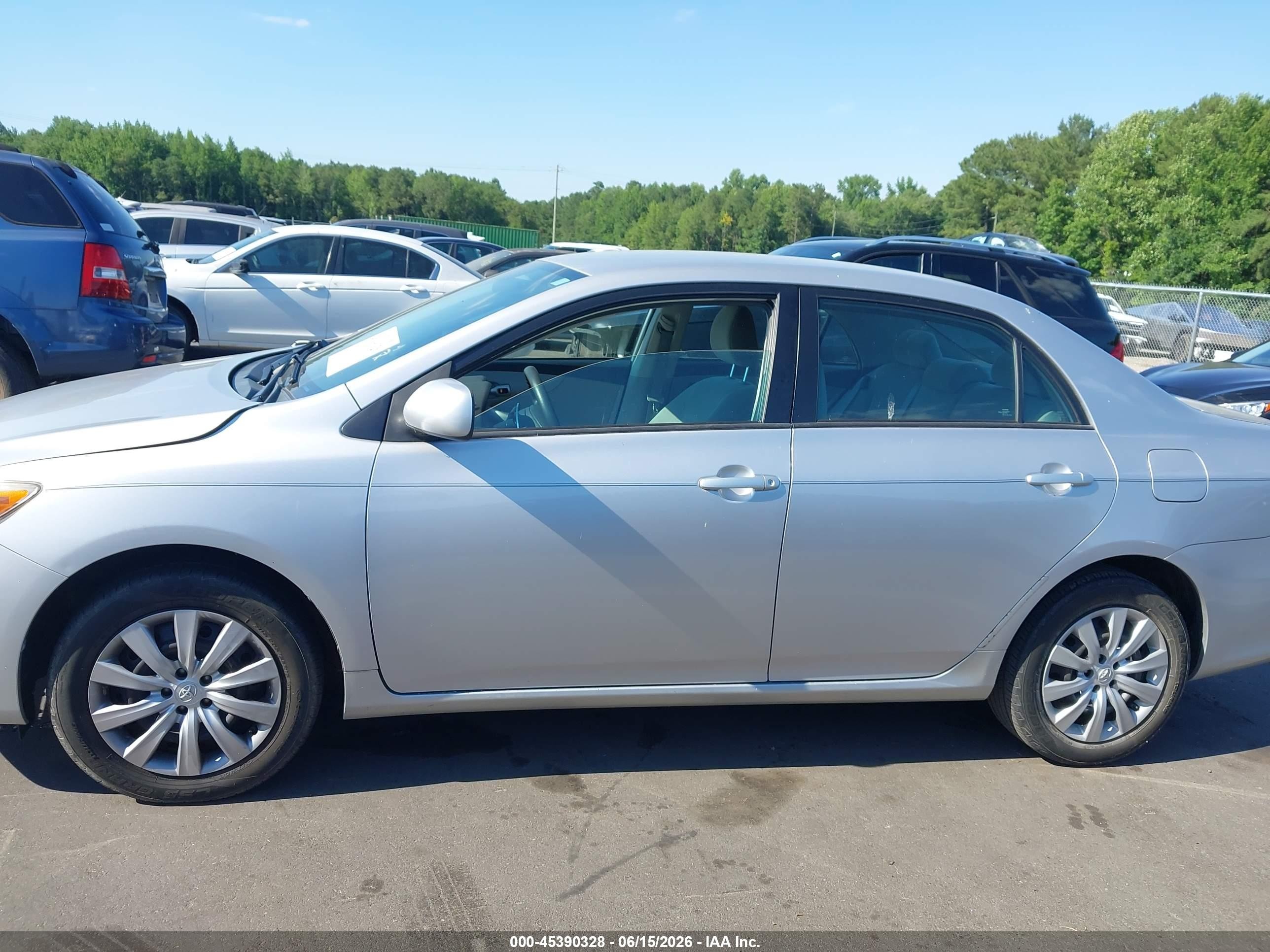 2012 Toyota Corolla Le Silver vin: 2T1BU4EE3CC802898