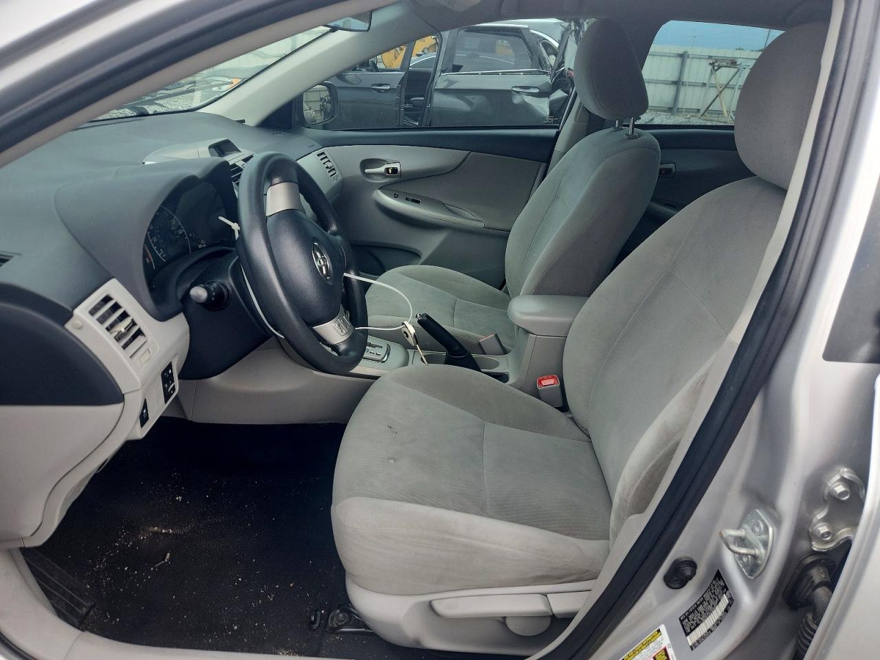 2012 Toyota Corolla Le Silver vin: 2T1BU4EE3CC830507