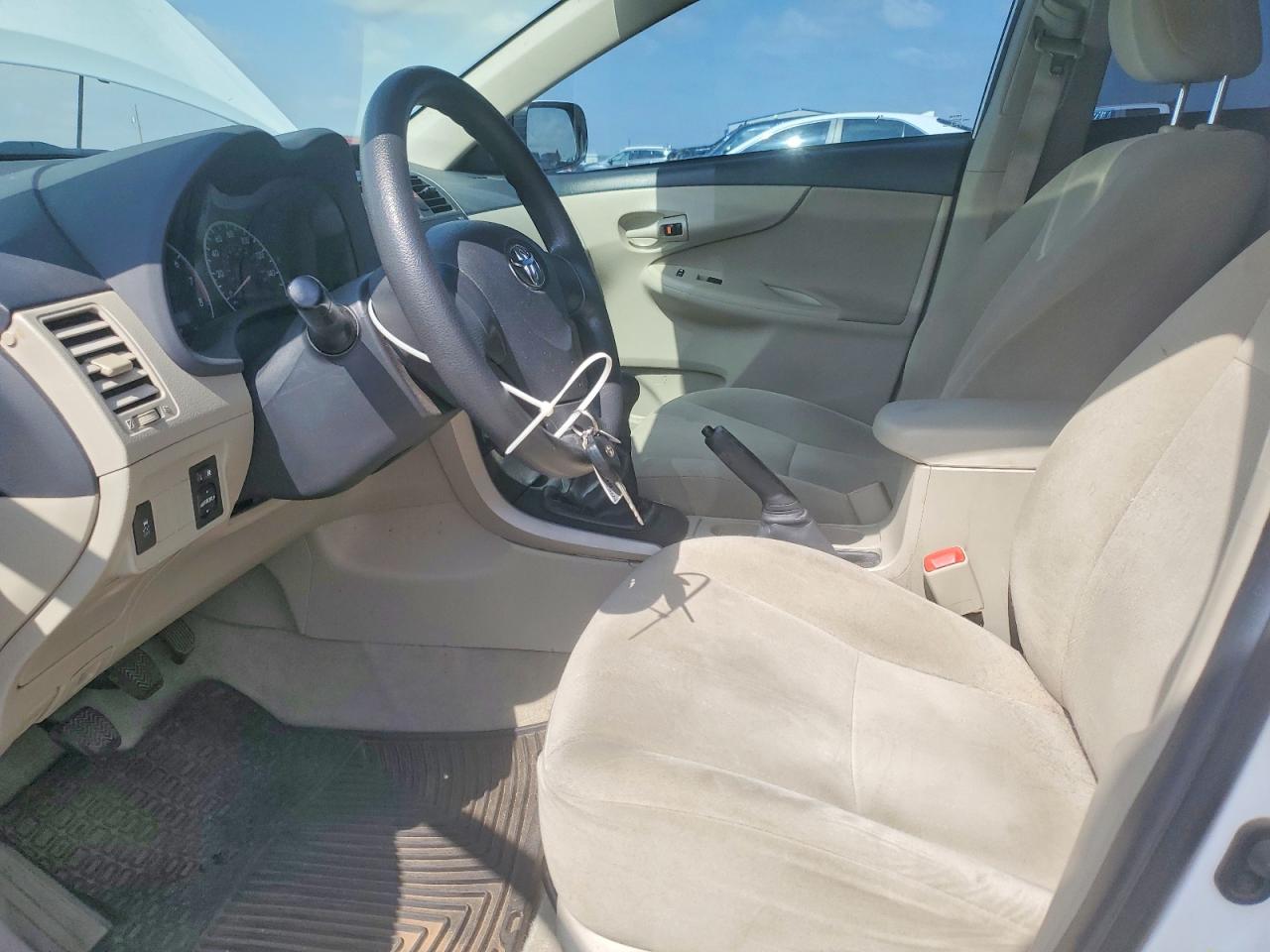 2012 Toyota Corolla L White vin: 2T1BU4EE3CC838512