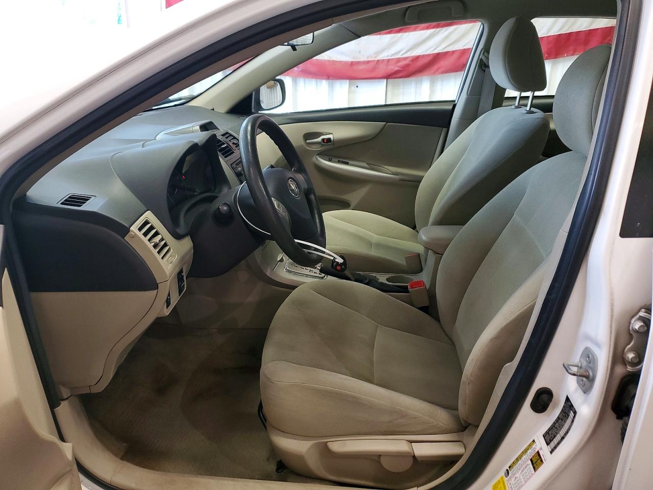 2012 Toyota Corolla Le White vin: 2T1BU4EE3CC865693