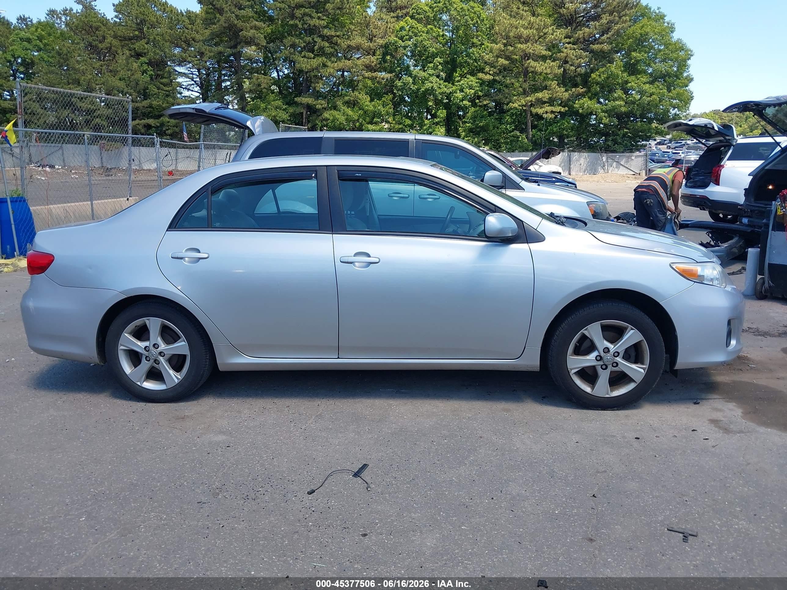 2012 Toyota Corolla Le Silver vin: 2T1BU4EE3CC867234