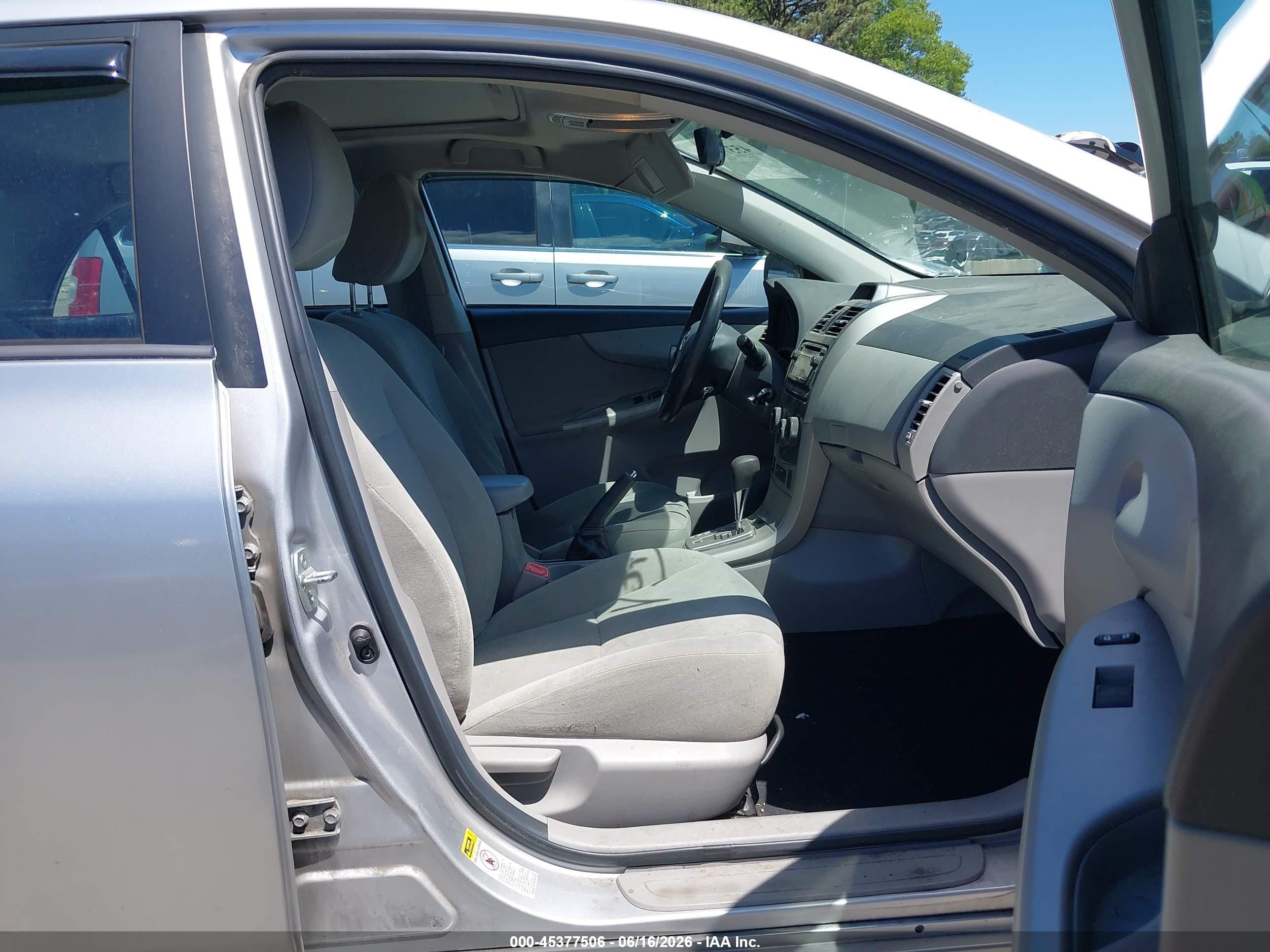 2012 Toyota Corolla Le Silver vin: 2T1BU4EE3CC867234
