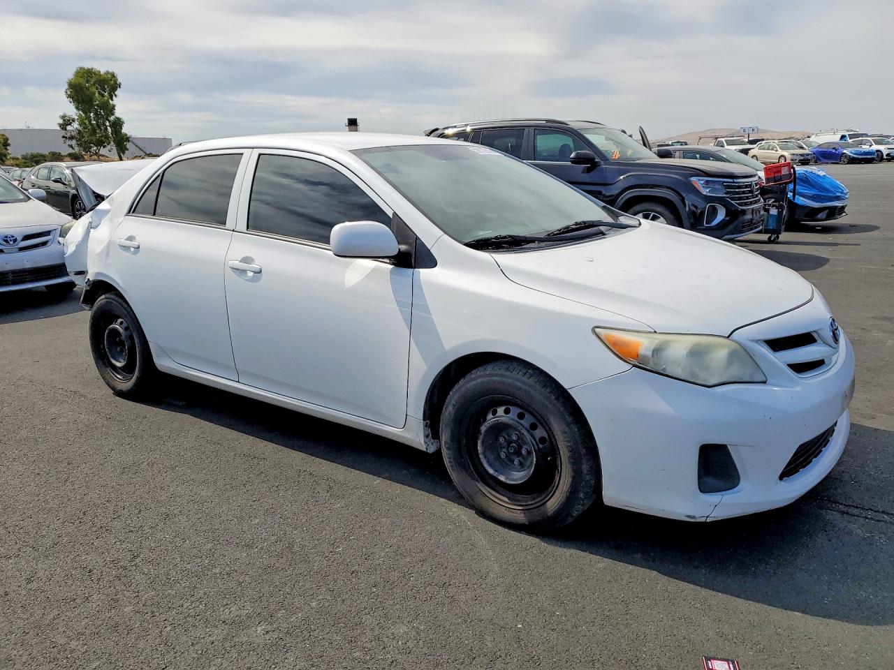 2013 Toyota Corolla L Белый vin: 2T1BU4EE3DC008775