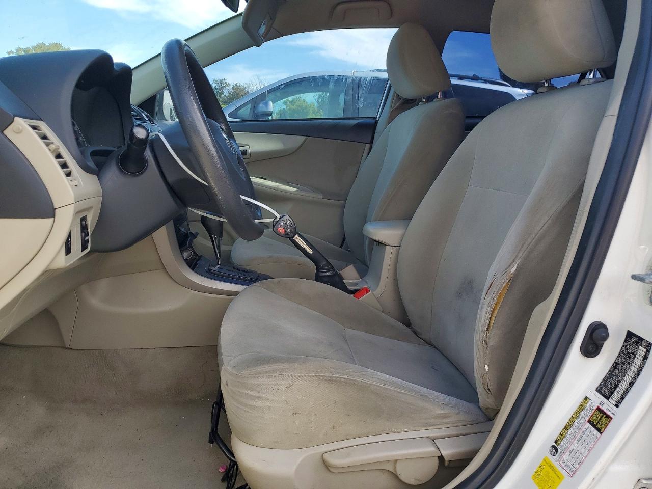 2013 Toyota Corolla L Белый vin: 2T1BU4EE3DC008775