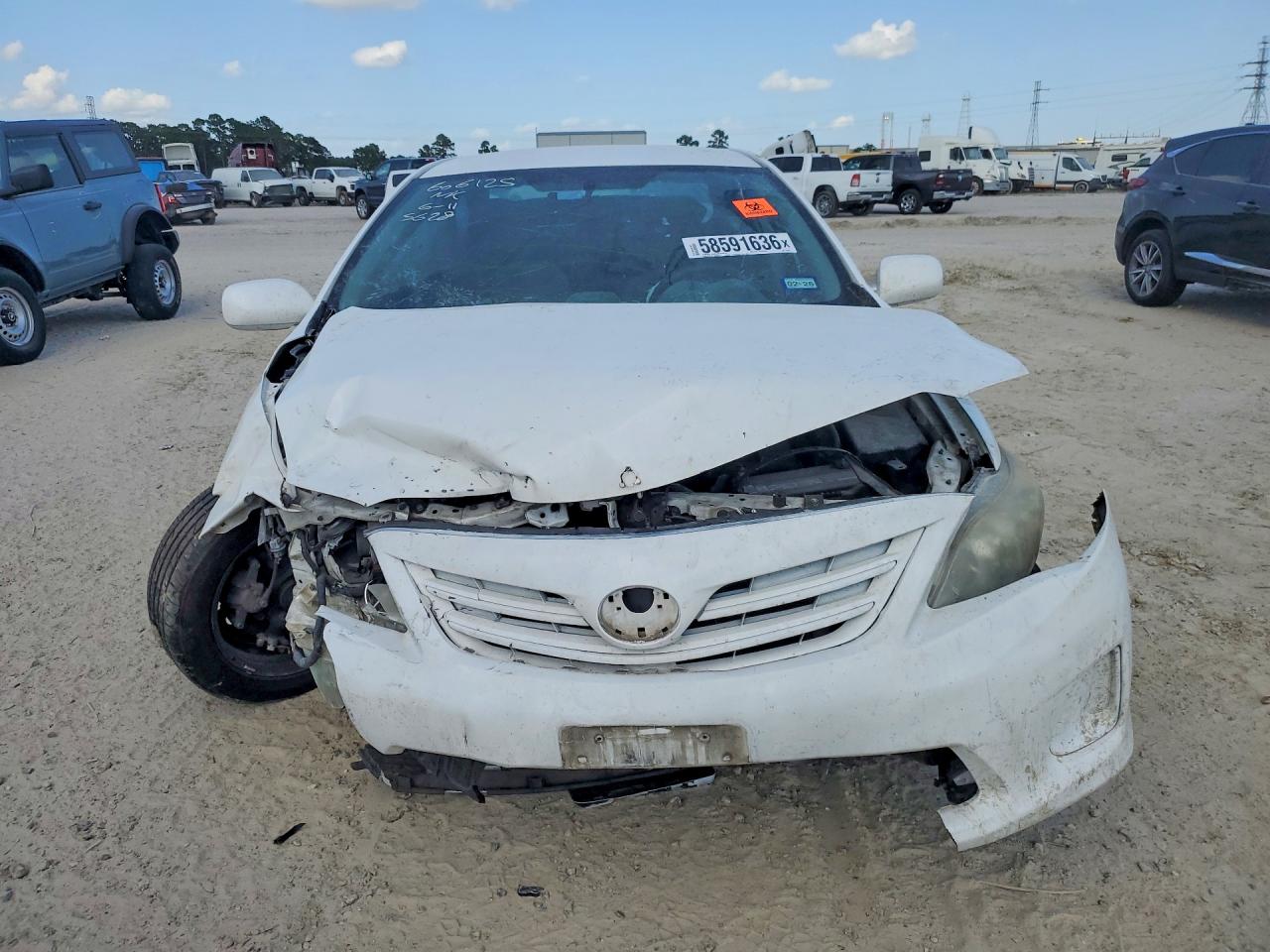 2013 Toyota Corolla Le Белый vin: 2T1BU4EE3DC015628
