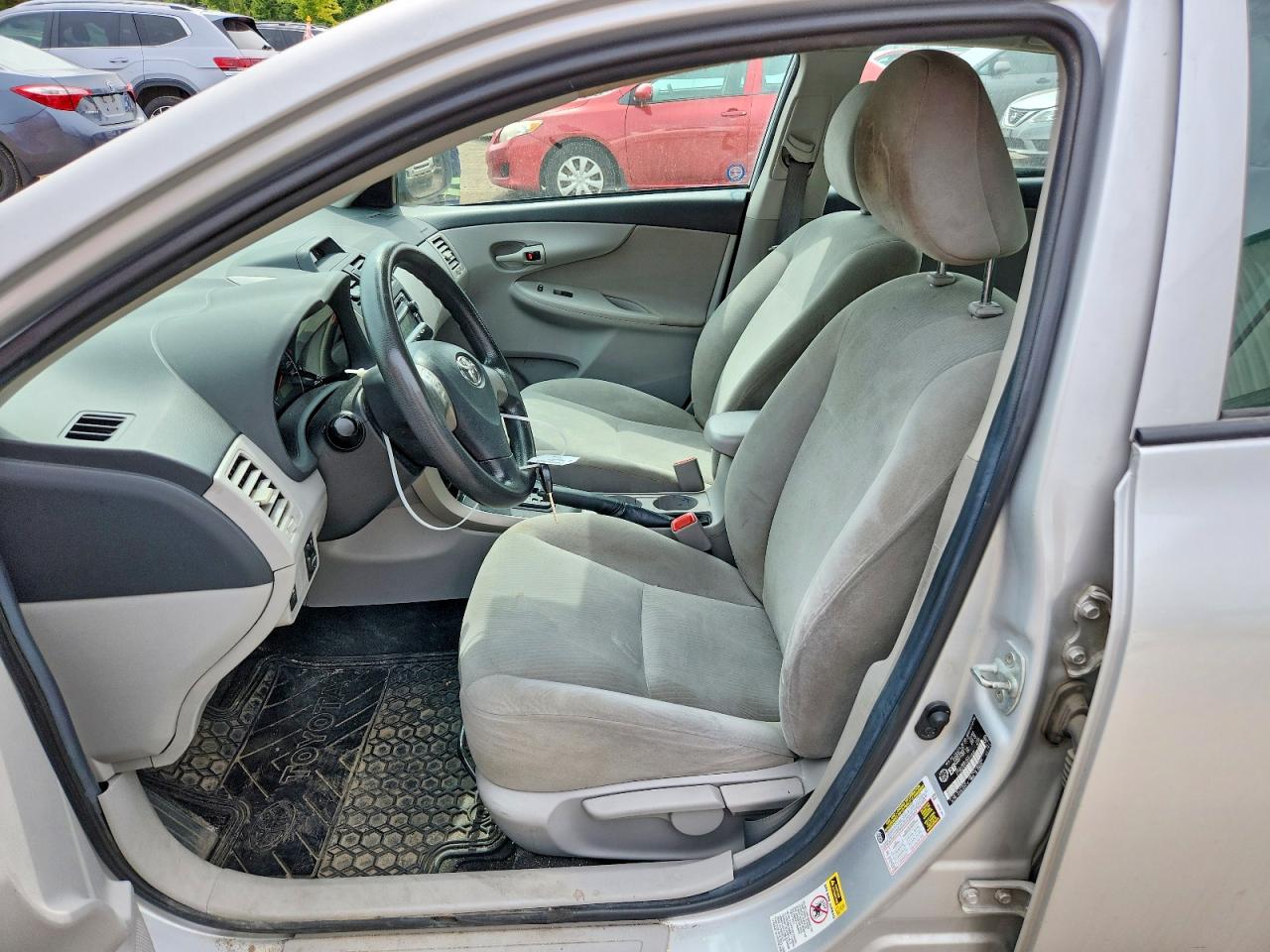 2013 Toyota Corolla Silver vin: 2T1BU4EE3DC015838