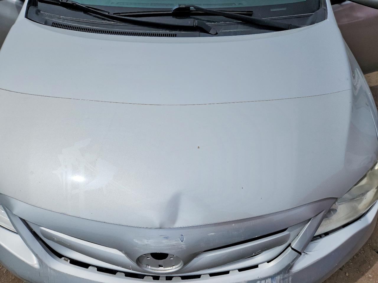 2013 Toyota Corolla Silver vin: 2T1BU4EE3DC015838