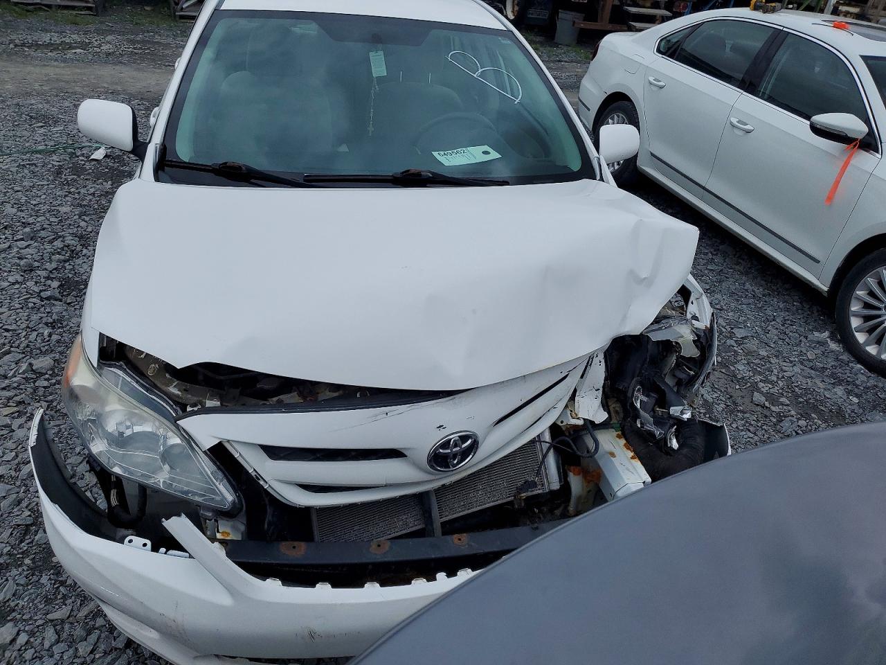 2013 Toyota Corolla L White vin: 2T1BU4EE3DC056678