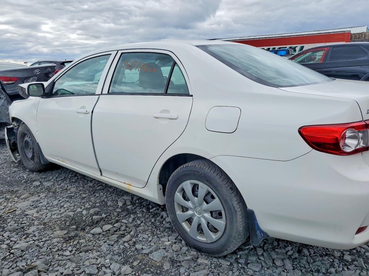 2013 Toyota Corolla L White vin: 2T1BU4EE3DC056678
