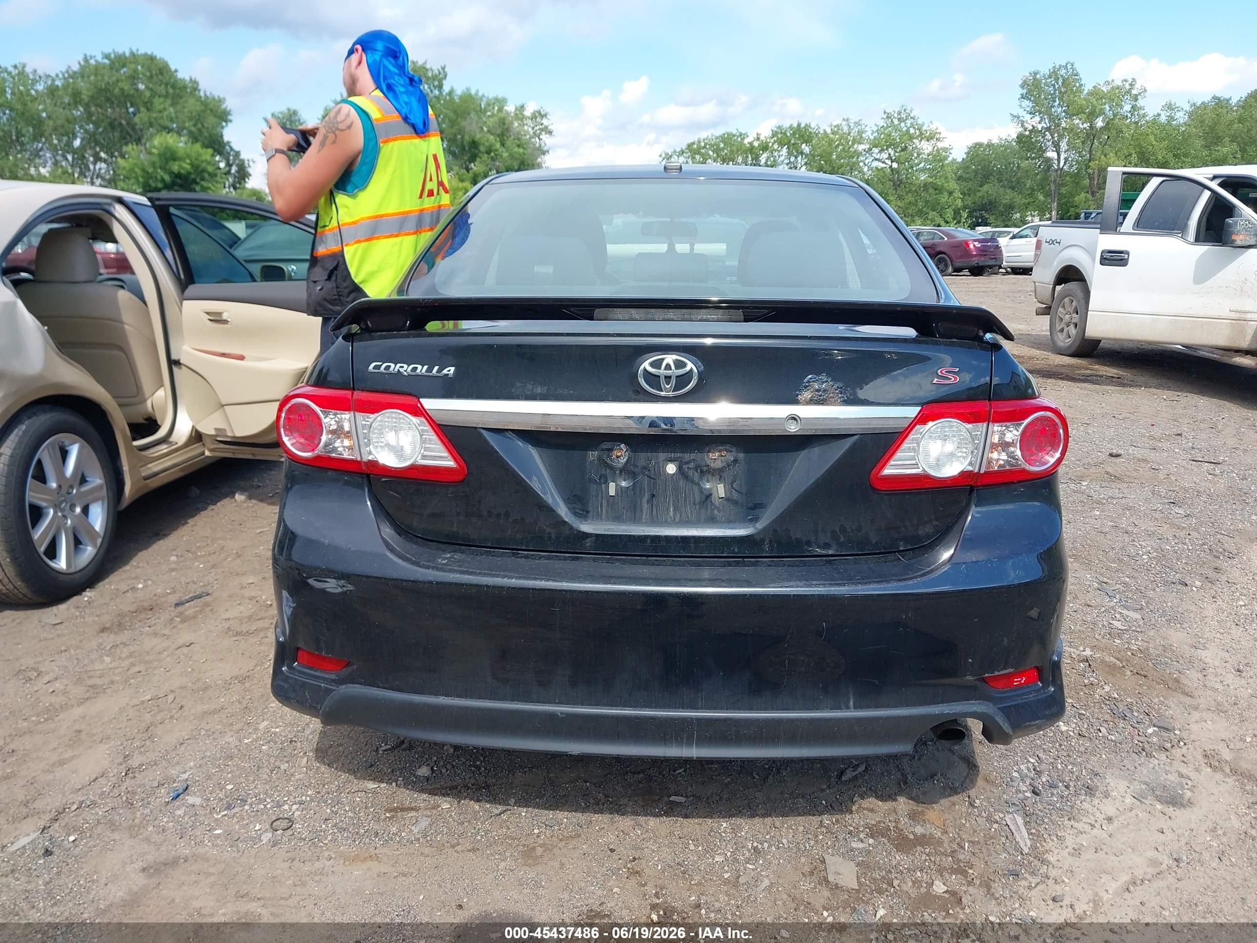 2013 Toyota Corolla S Black vin: 2T1BU4EE3DC070550