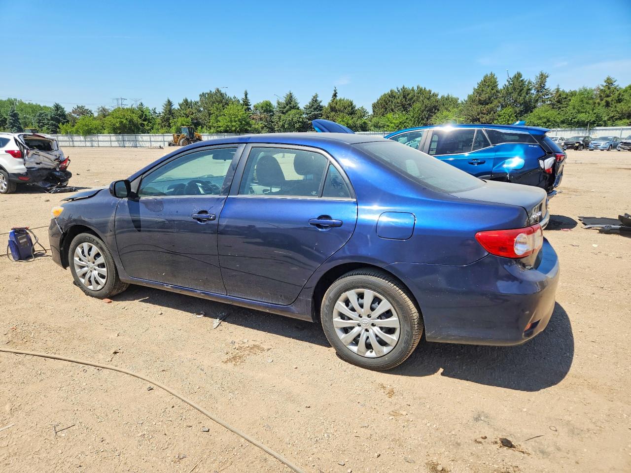 2013 Toyota Corolla Le Blue vin: 2T1BU4EE3DC070869