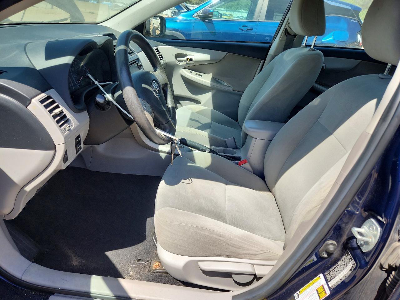 2013 Toyota Corolla Le Blue vin: 2T1BU4EE3DC070869