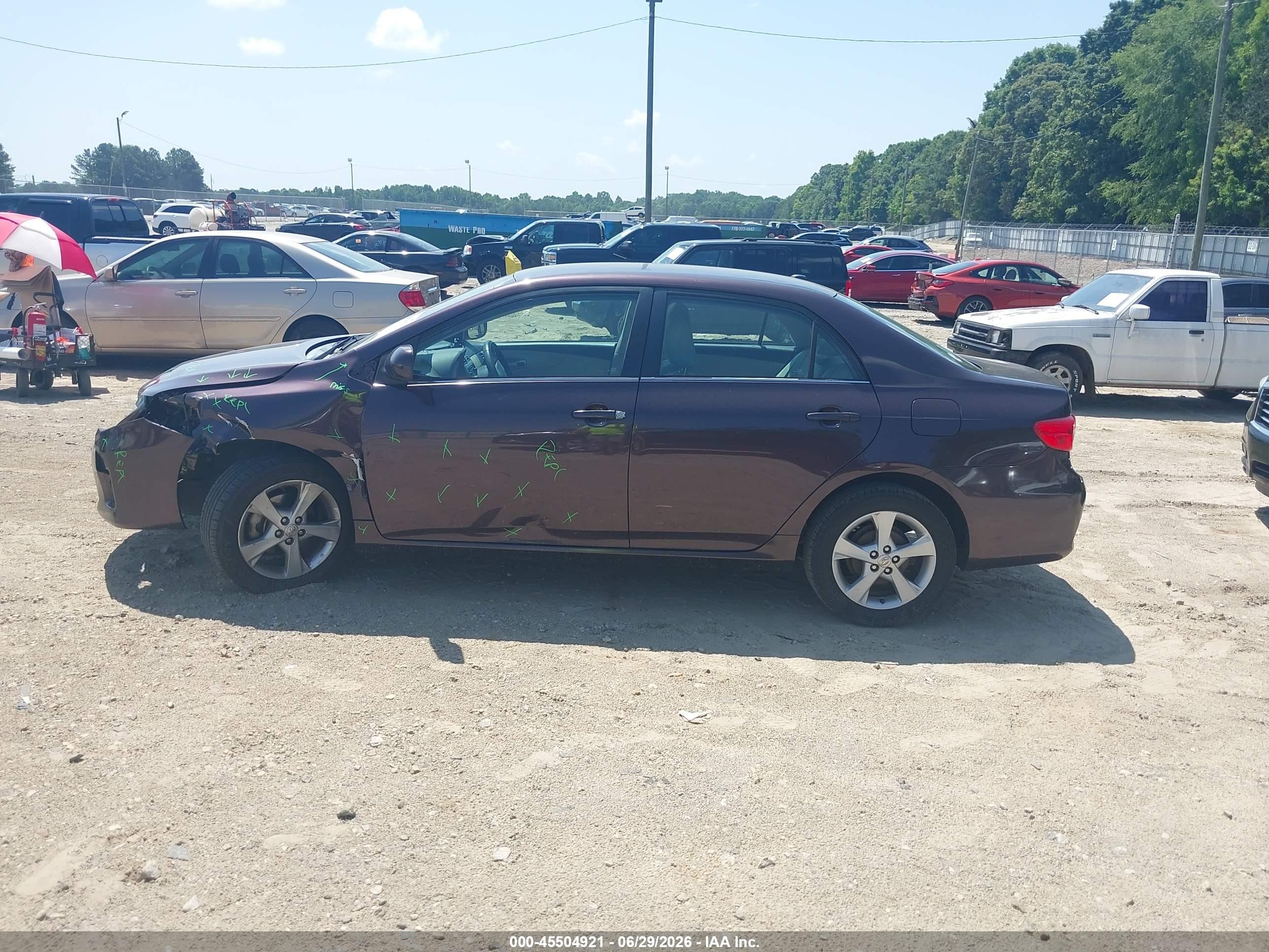 2013 Toyota Corolla Le Special Edition Purple vin: 2T1BU4EE3DC076056