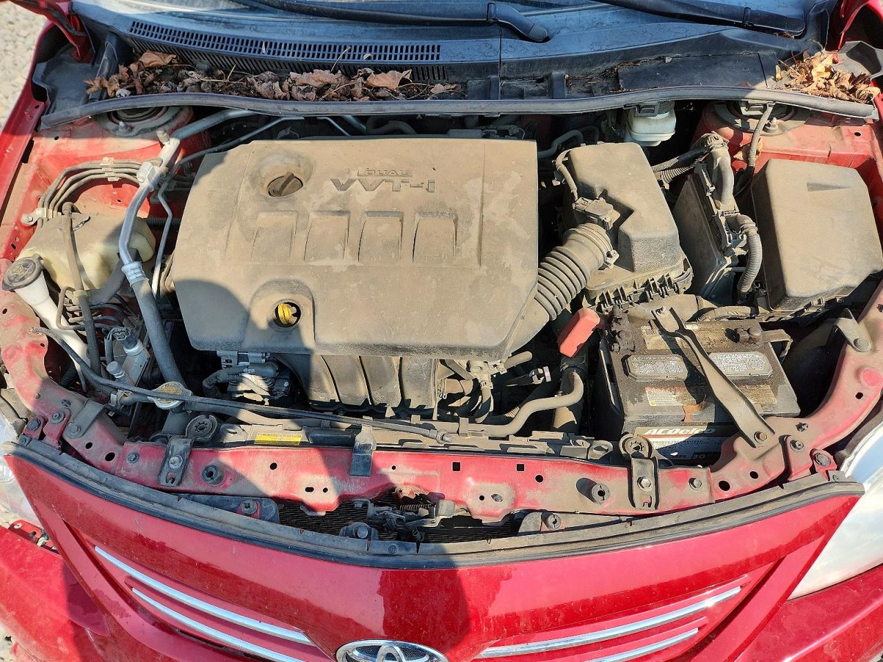 2013 Toyota Corolla Le Red vin: 2T1BU4EE3DC088322