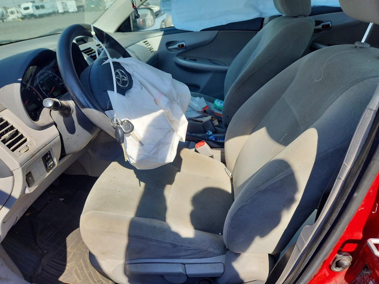 2013 Toyota Corolla Le Red vin: 2T1BU4EE3DC088322