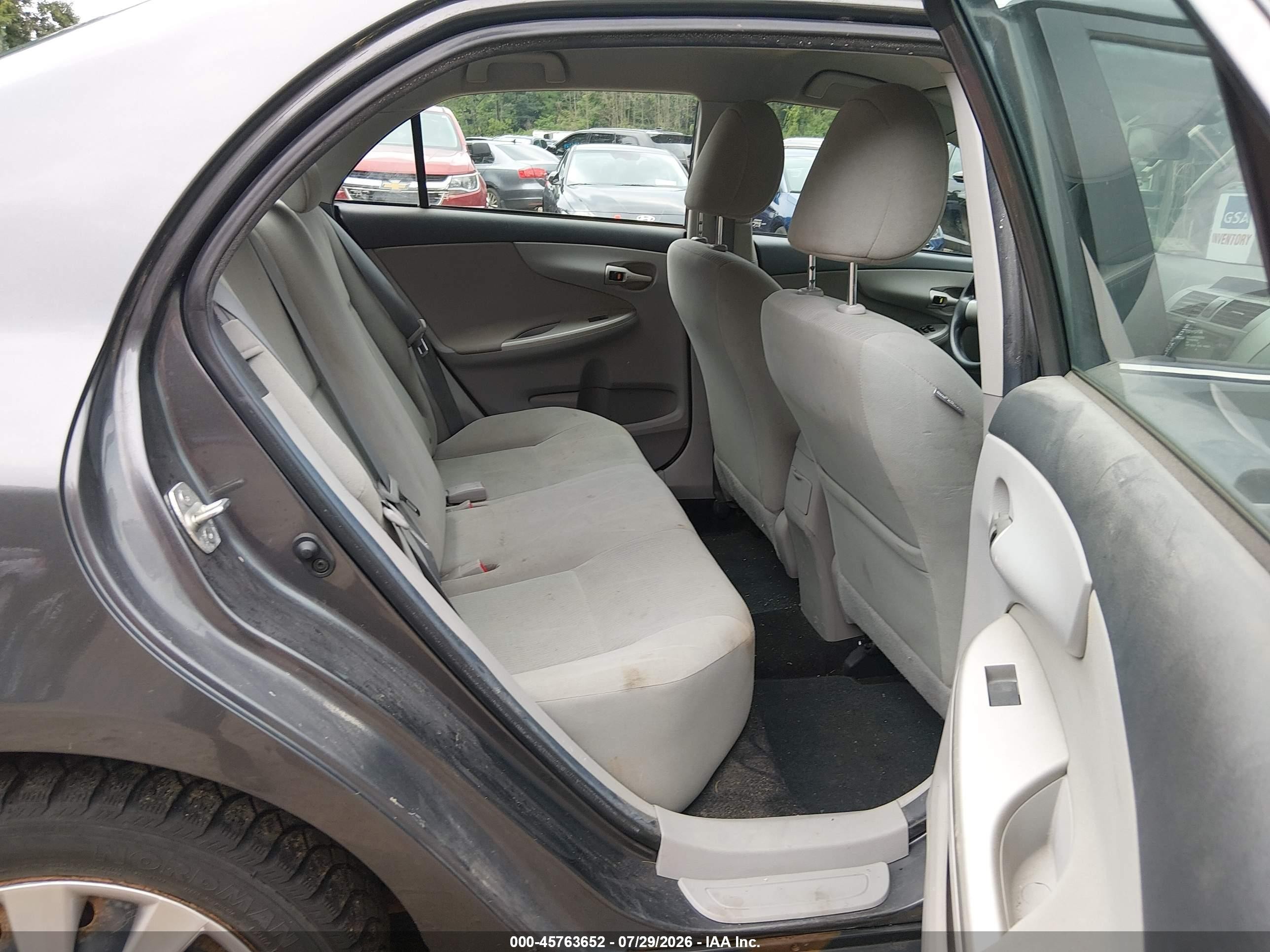 2013 Toyota Corolla Le Gray vin: 2T1BU4EE3DC099983