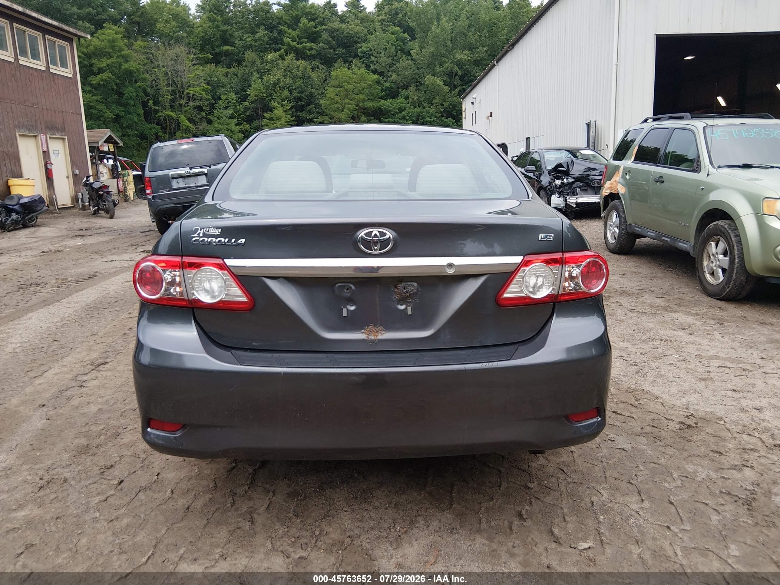 2013 Toyota Corolla Le Gray vin: 2T1BU4EE3DC099983