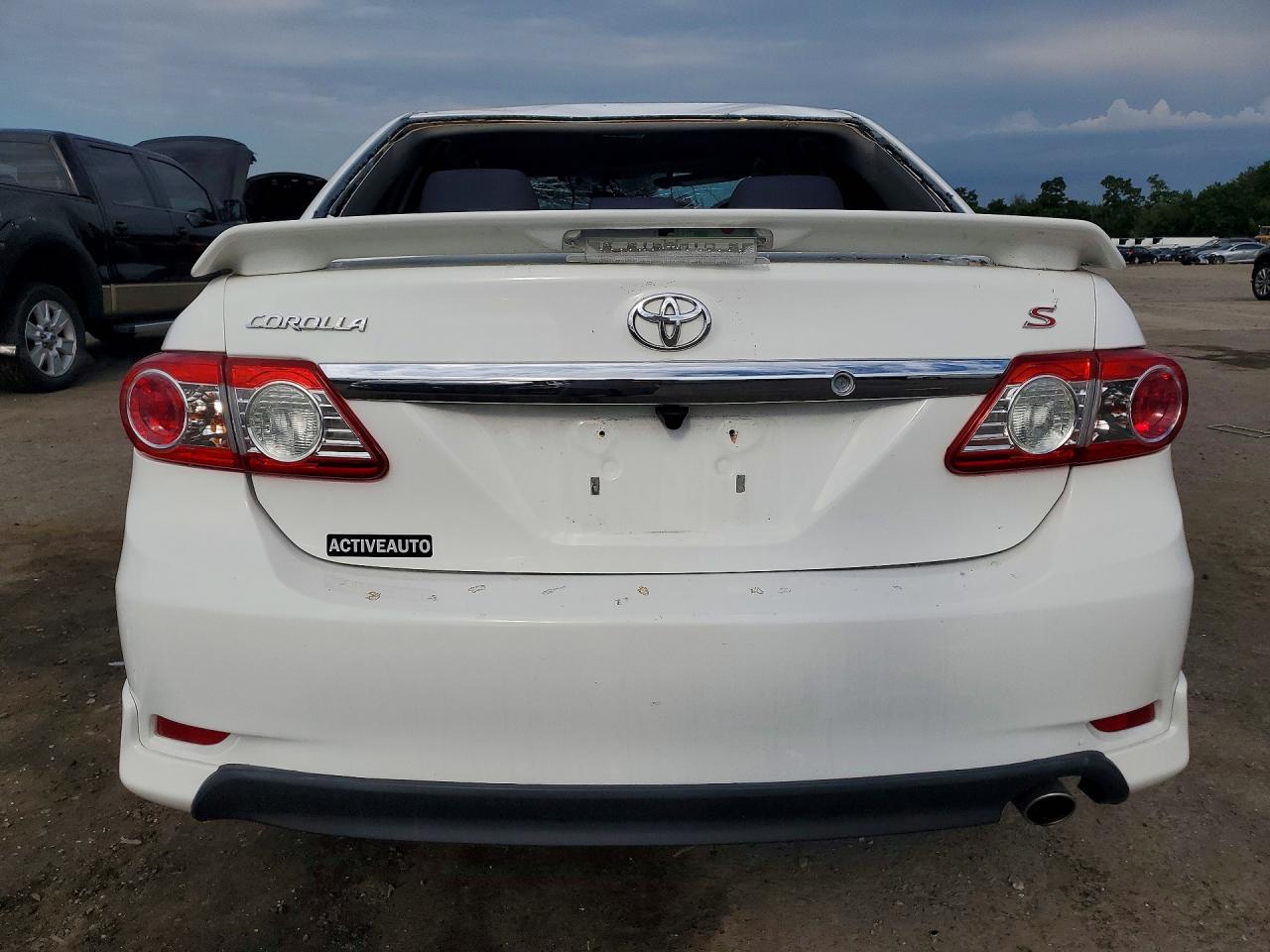 2013 Toyota Corolla S White vin: 2T1BU4EE3DC111906
