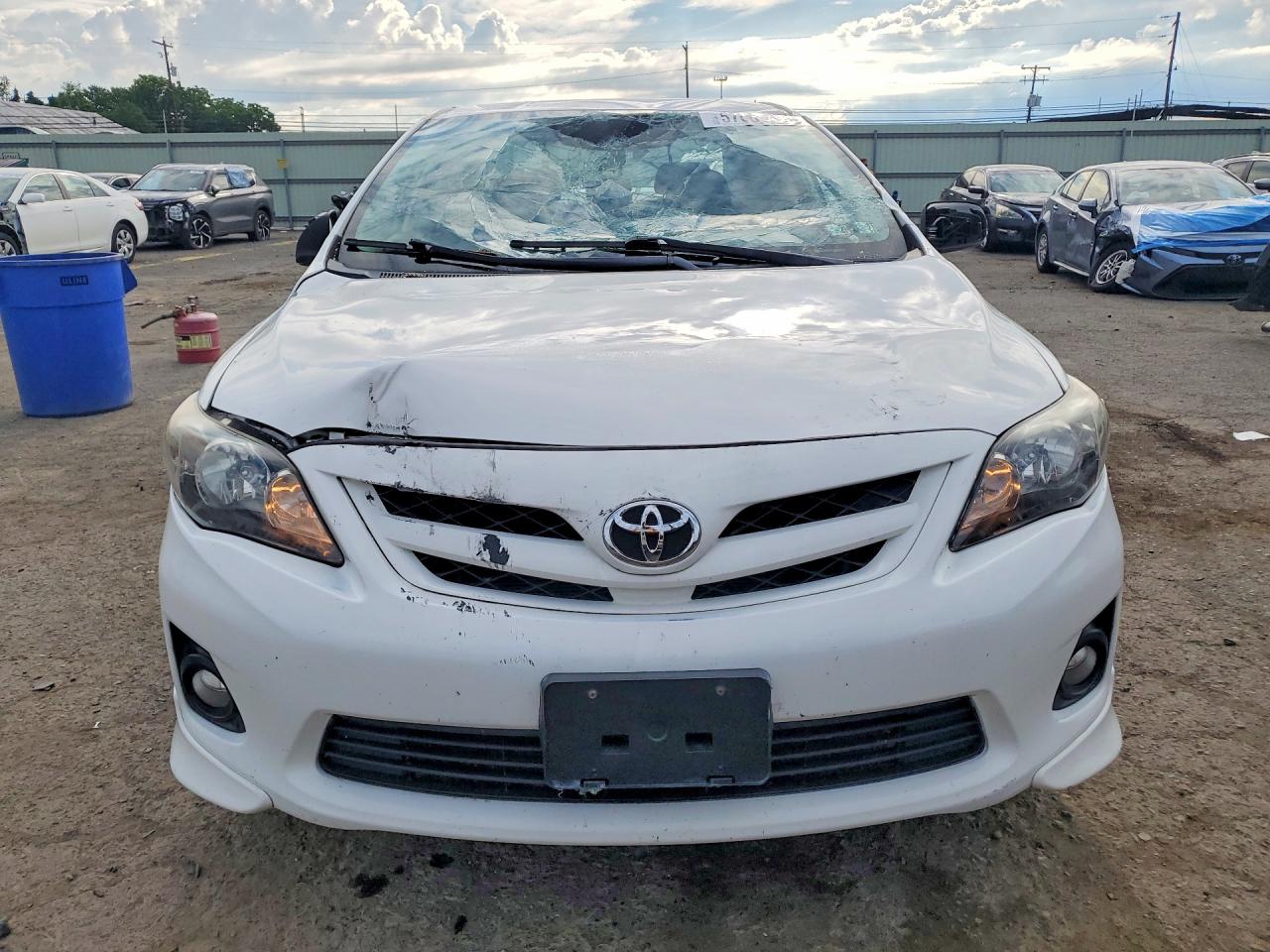 2013 Toyota Corolla S White vin: 2T1BU4EE3DC111906