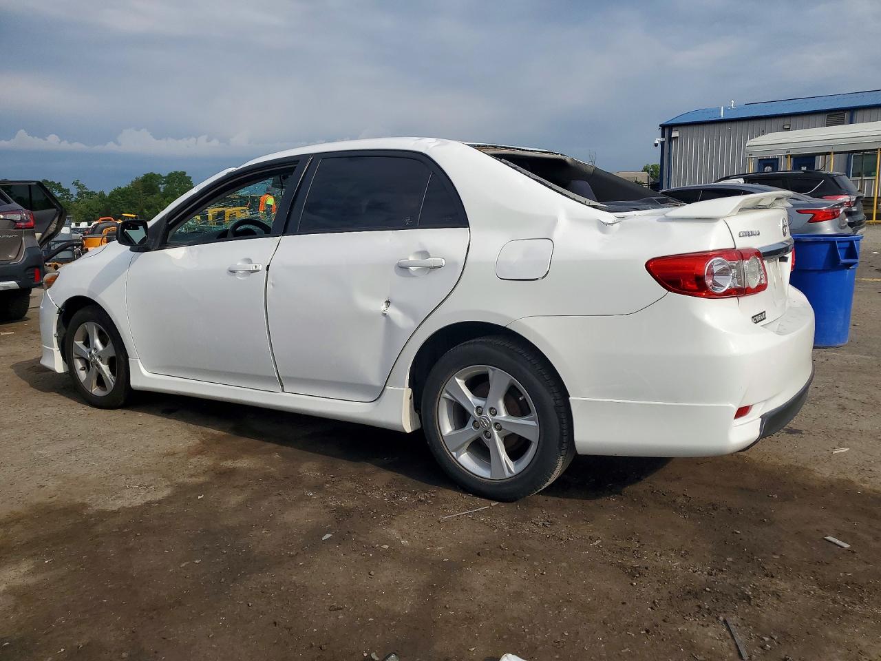 2013 Toyota Corolla S White vin: 2T1BU4EE3DC111906