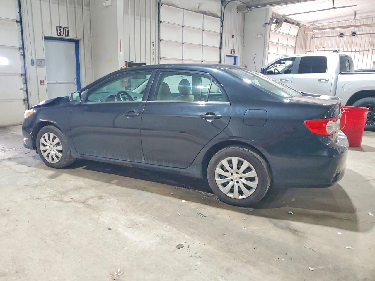 2013 Toyota Corolla Le Black vin: 2T1BU4EE3DC118001