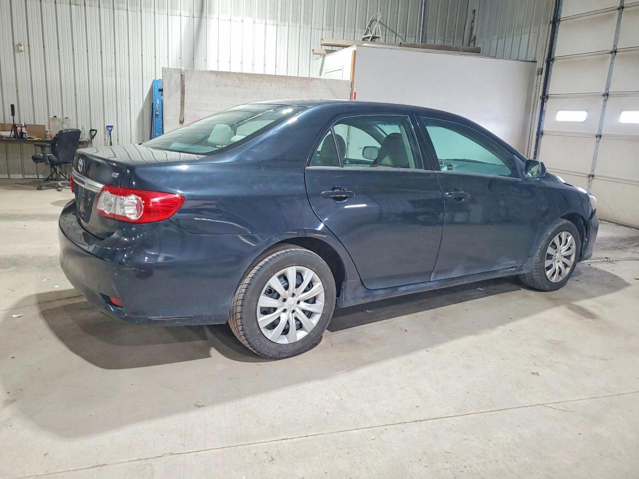 2013 Toyota Corolla Le Black vin: 2T1BU4EE3DC118001