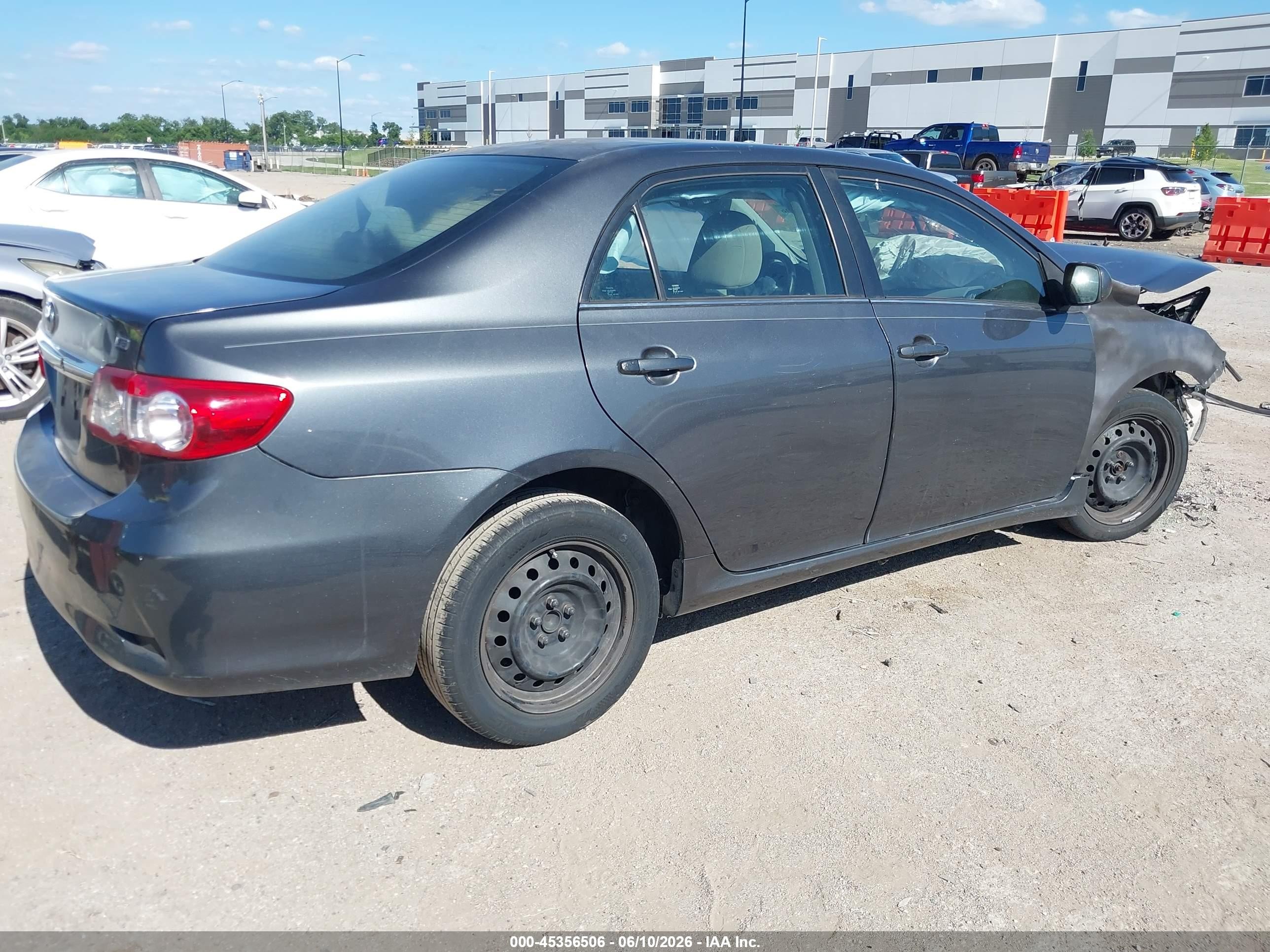 2013 Toyota Corolla Le Gray vin: 2T1BU4EE3DC919169