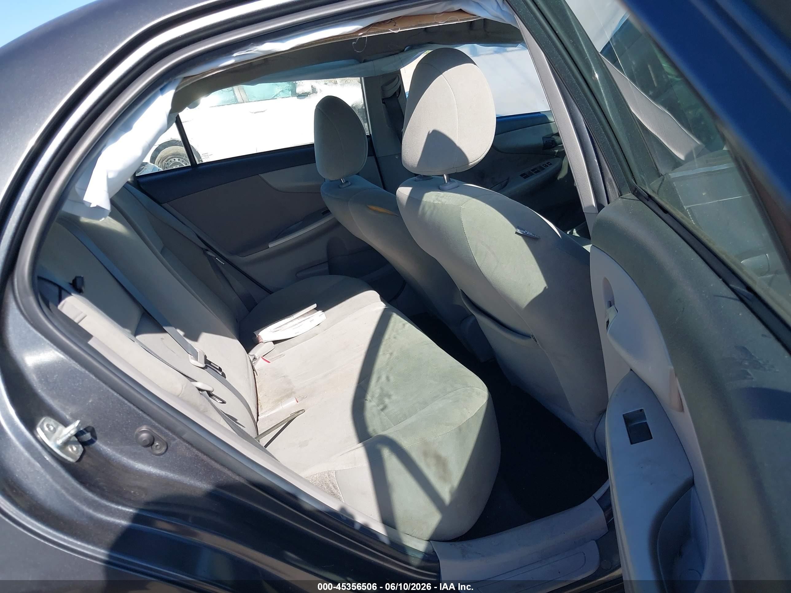 2013 Toyota Corolla Le Gray vin: 2T1BU4EE3DC919169